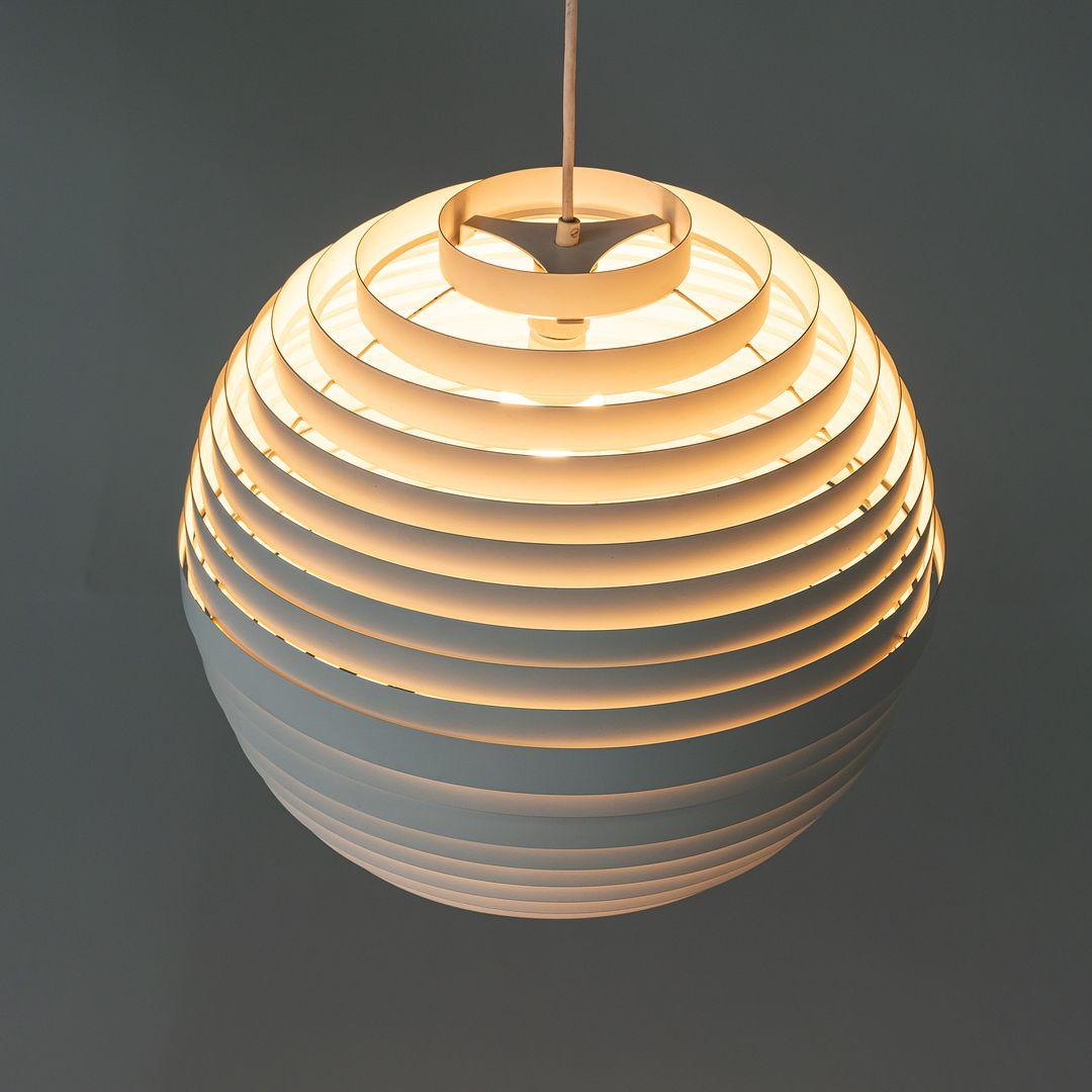 Metallo Lampada a sospensione a sfera dinamica degli anni '60 Wilhelm Vest per VEST Leuchten in Austria in vendita