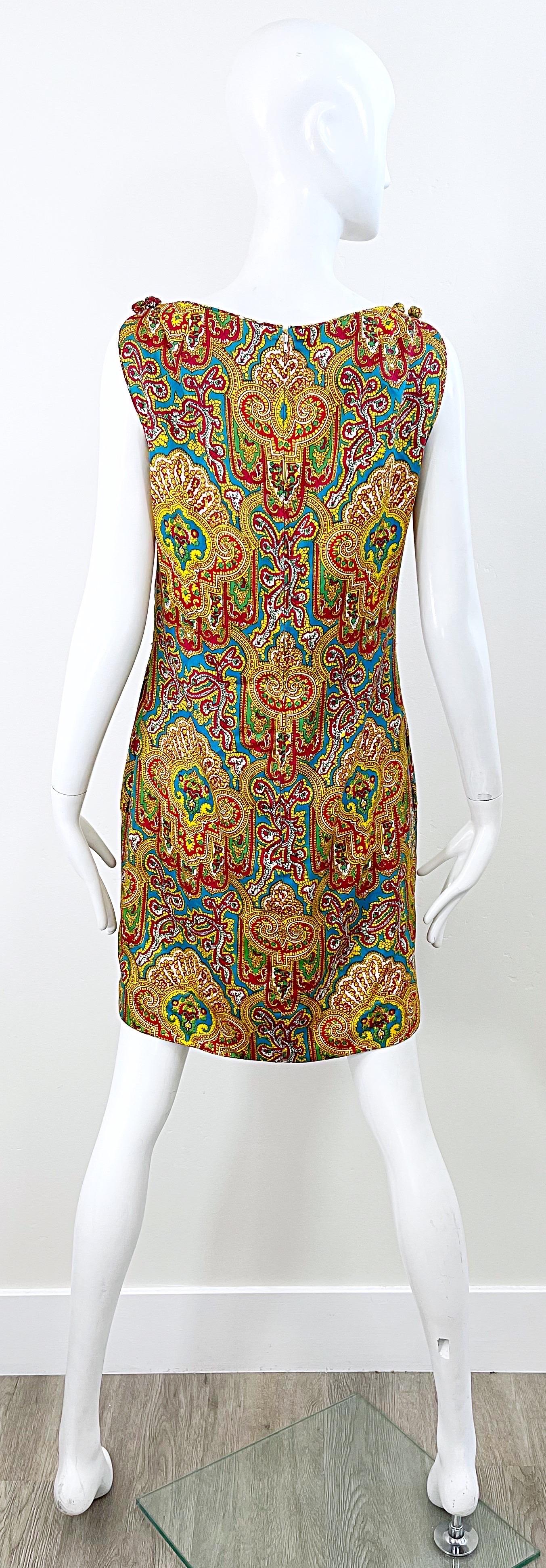 1960s Dynasty Paisley Bright Colorful Silk Vintage 60s Sleeveless Shift Dress For Sale 5