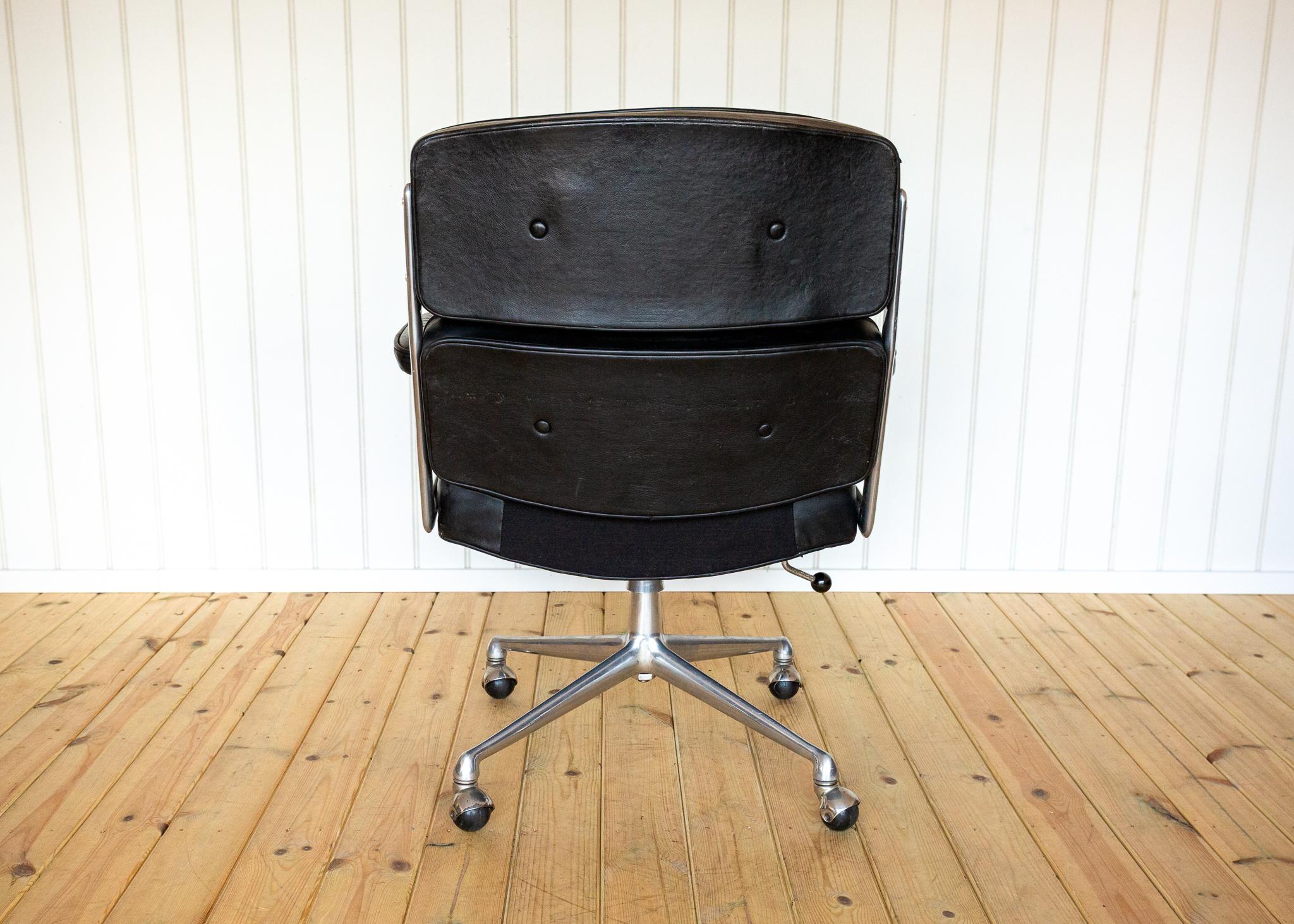 1960er Jahre Eames 3474 Time Life Executive Lobby Desk Chair Vitra Office Schwarzes Leder im Angebot 11