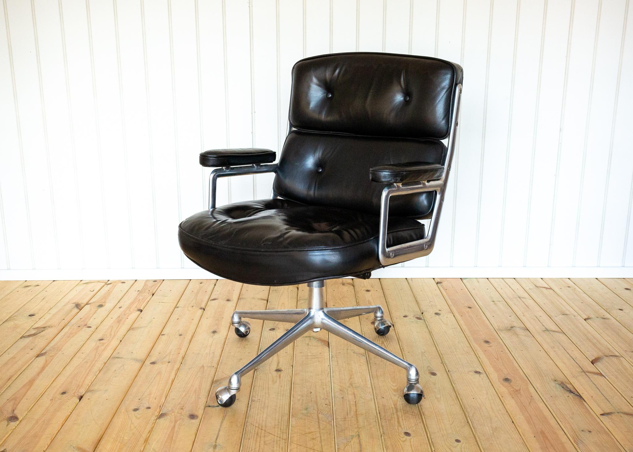 1960er Jahre Eames 3474 Time Life Executive Lobby Desk Chair Vitra Office Schwarzes Leder im Angebot 1
