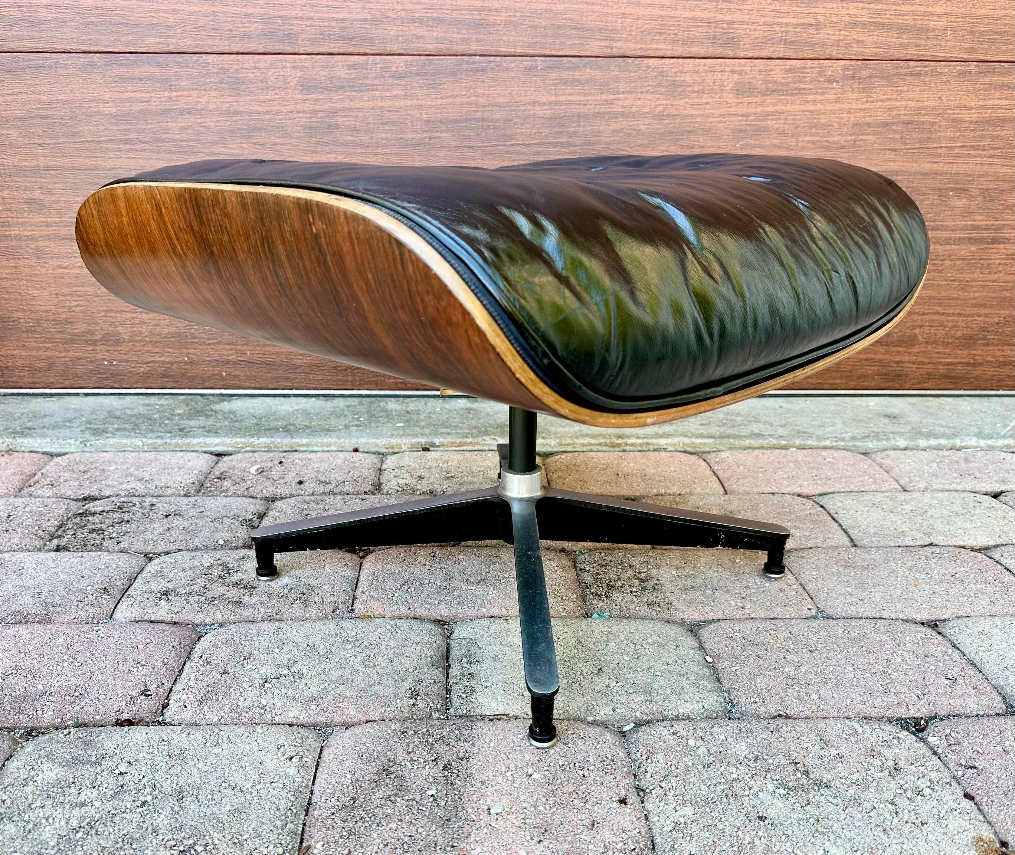 Mid-20th Century 1960s Eames Herman Miller 671 Rosewood Ottoman Down Filled Lounge Chair Original