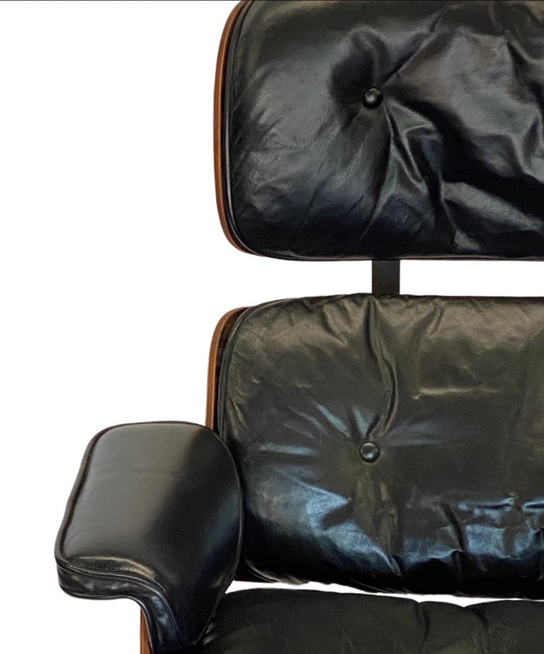 Mid-Century Modern 1960s, Eames Lounge Chair and Ottoman For Sale