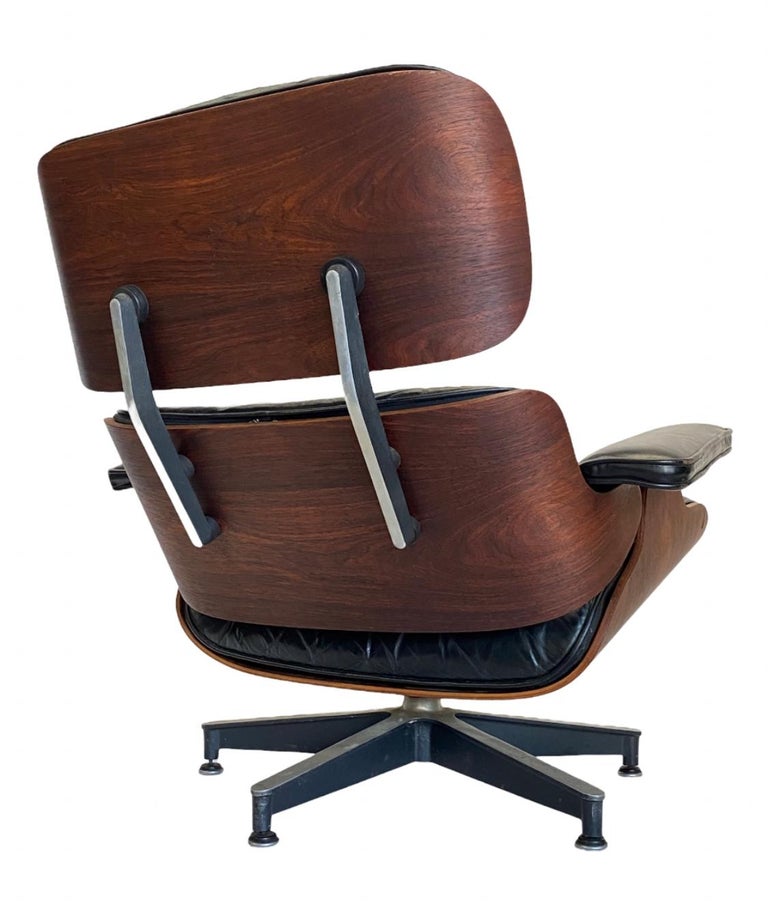 1960s, Eames Lounge Chair and Ottoman In Good Condition For Sale In Brooklyn, NY