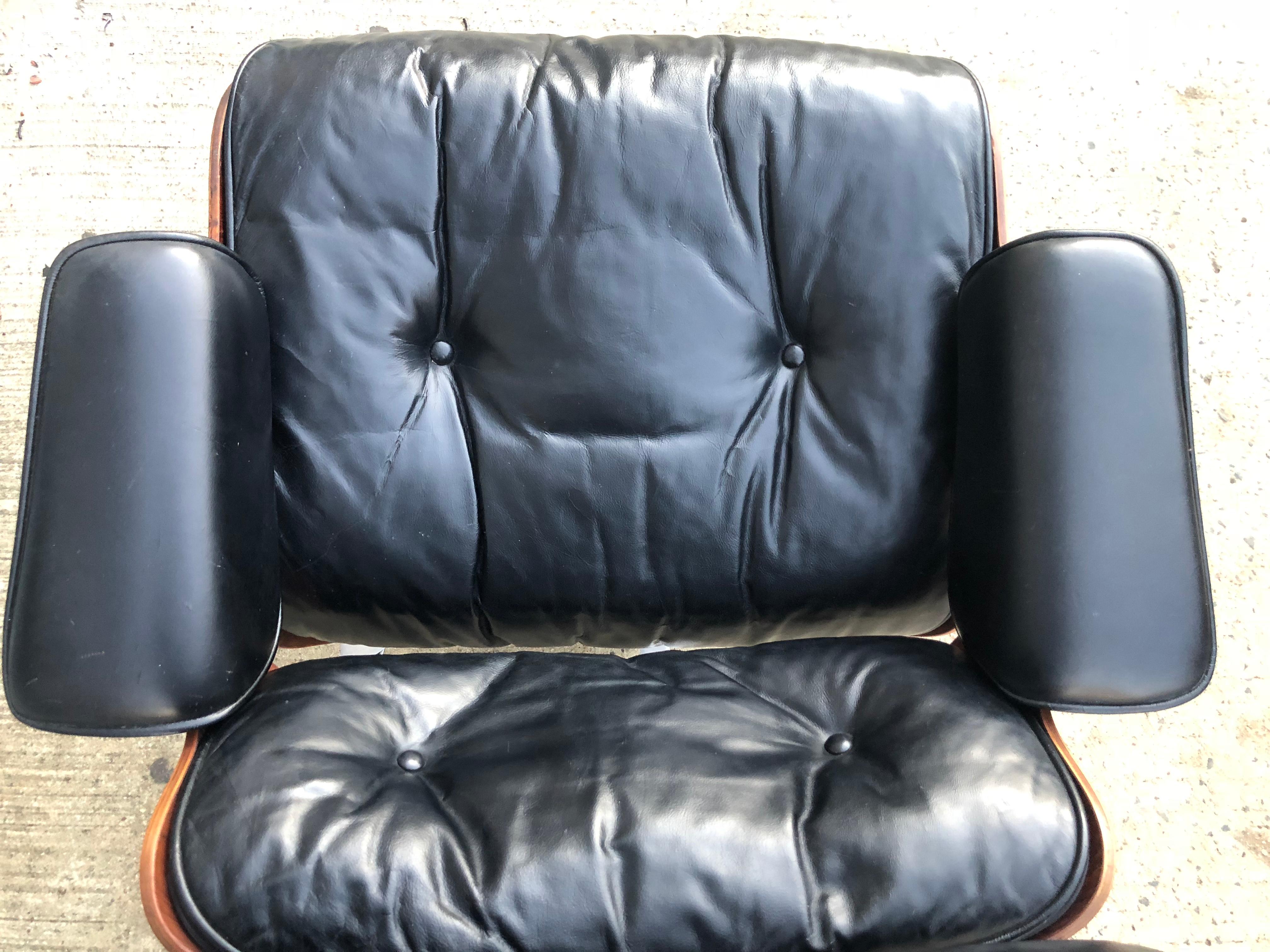 1960s Early Herman Miller Eames Lounge and Ottoman In Good Condition In Brooklyn, NY