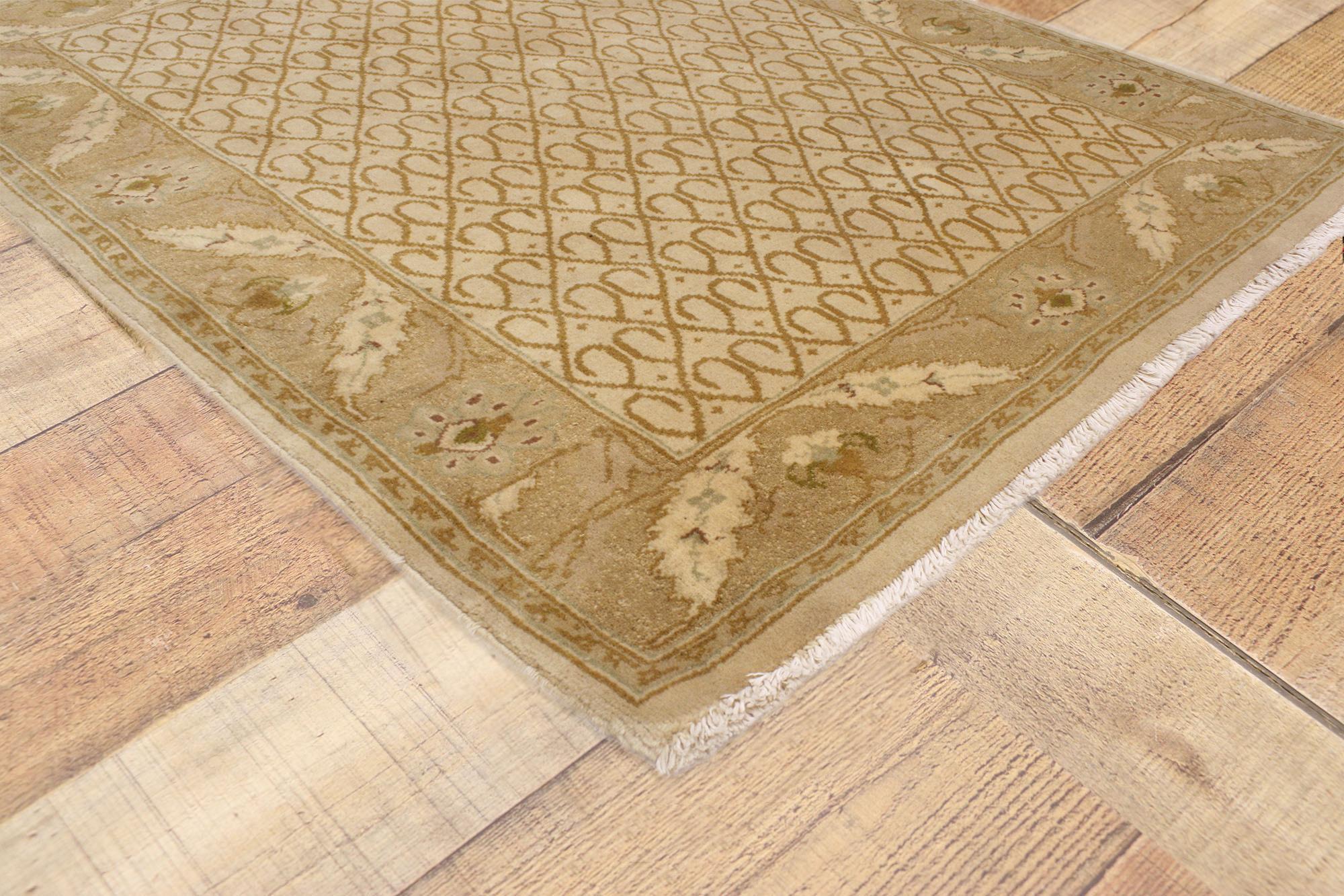 20th Century 1960's Earth-Tone Indian Rug with Traditional Style For Sale