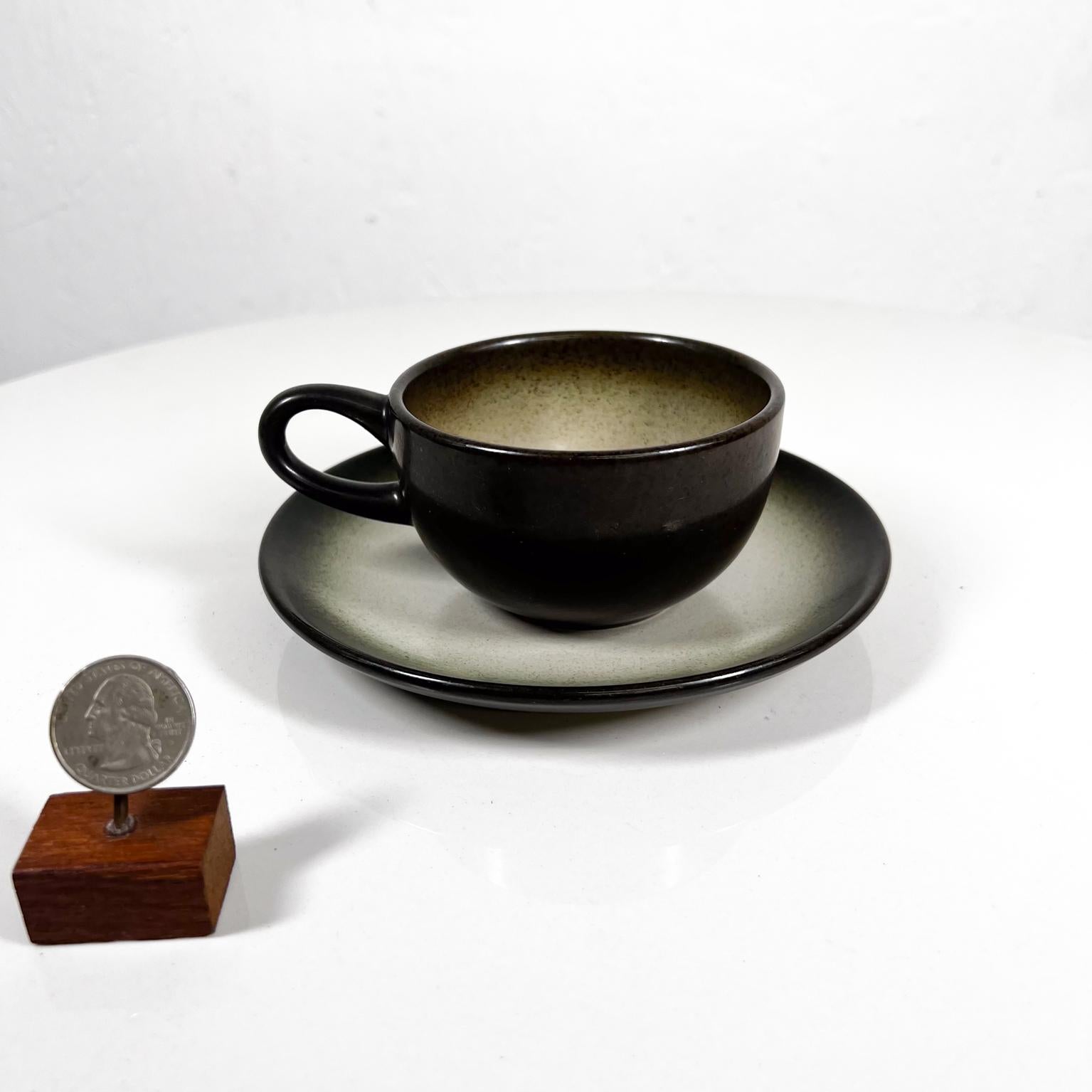 1960s Edith Heath Sea Sand Ceramics Two Coffee Cups with Saucers
Los Angeles MCM California Pottery
Saucer 6.38 diameter x .75
Cup 5 d x 3.63 x 2.5 h
Original Vintage condition.
Refer to provided images please.