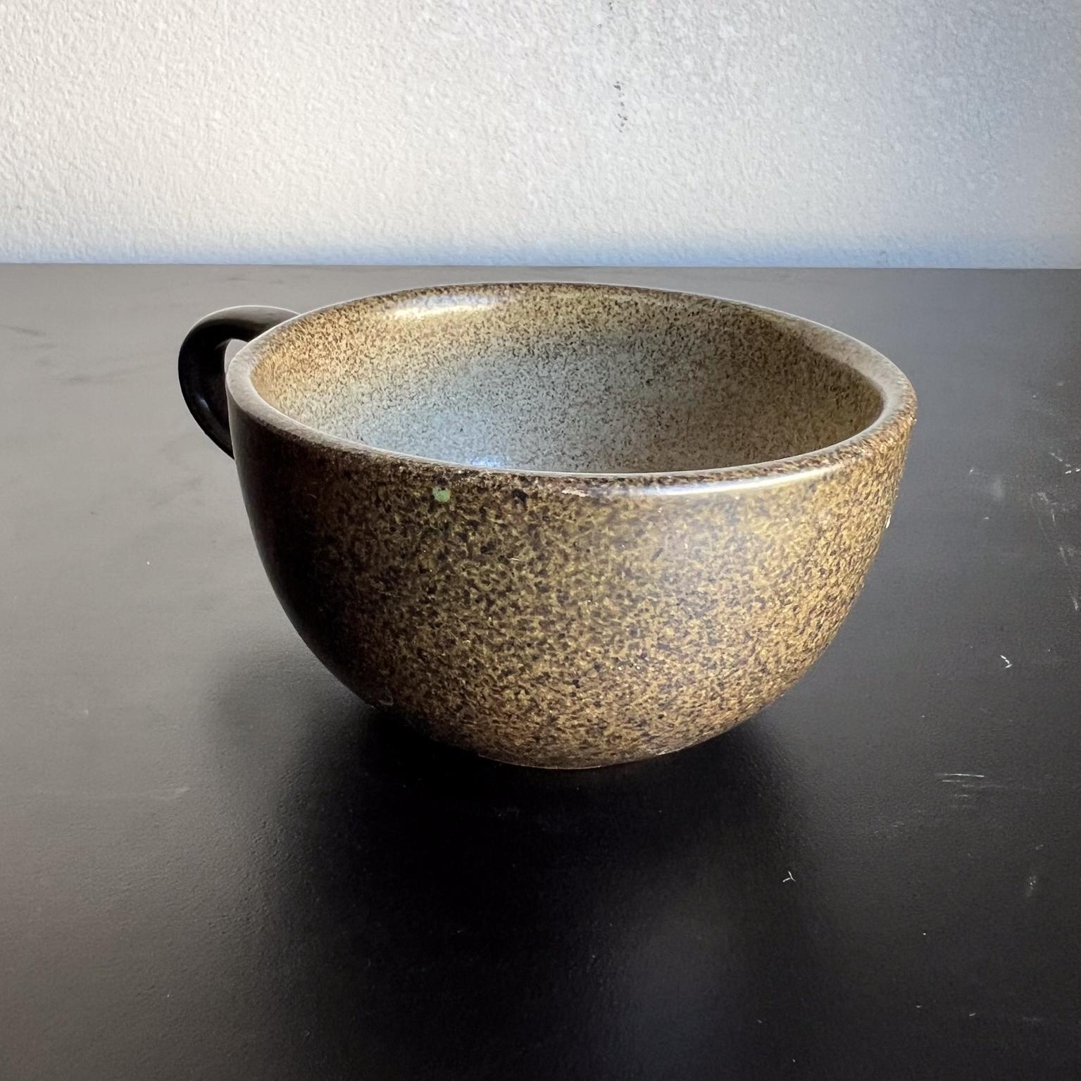 1960s Edith Heath Stoneware Art Pottery Coffee Cup In Good Condition In Chula Vista, CA