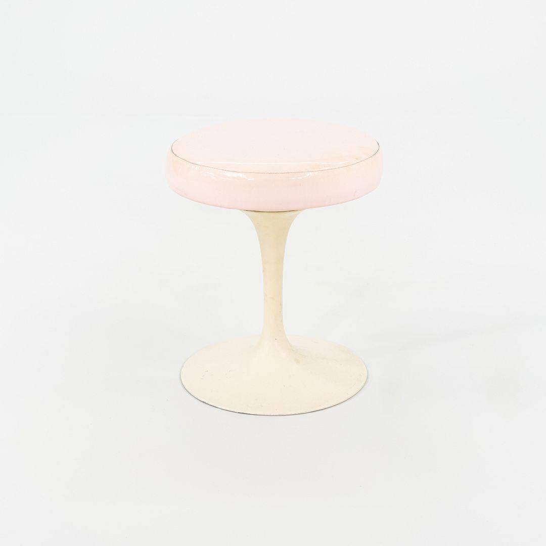 1960er Jahre Eero Saarinen für Knoll 152 Tulip Drehhocker mit Vinylsitz im Zustand „Gut“ im Angebot in Philadelphia, PA