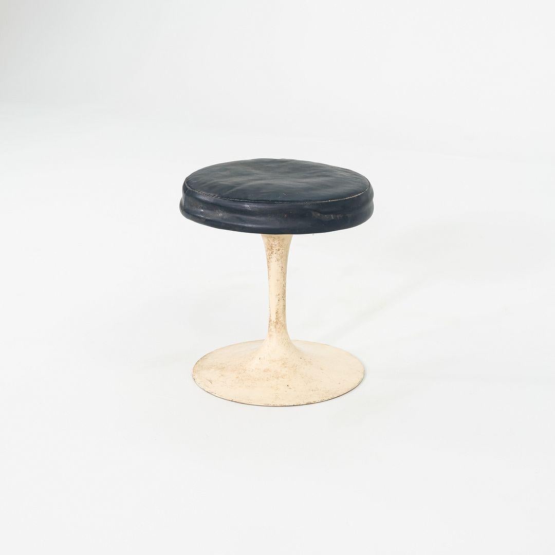 American 1960s Eero Saarinen for Knoll 152 White Tulip Stools 4x Available For Sale
