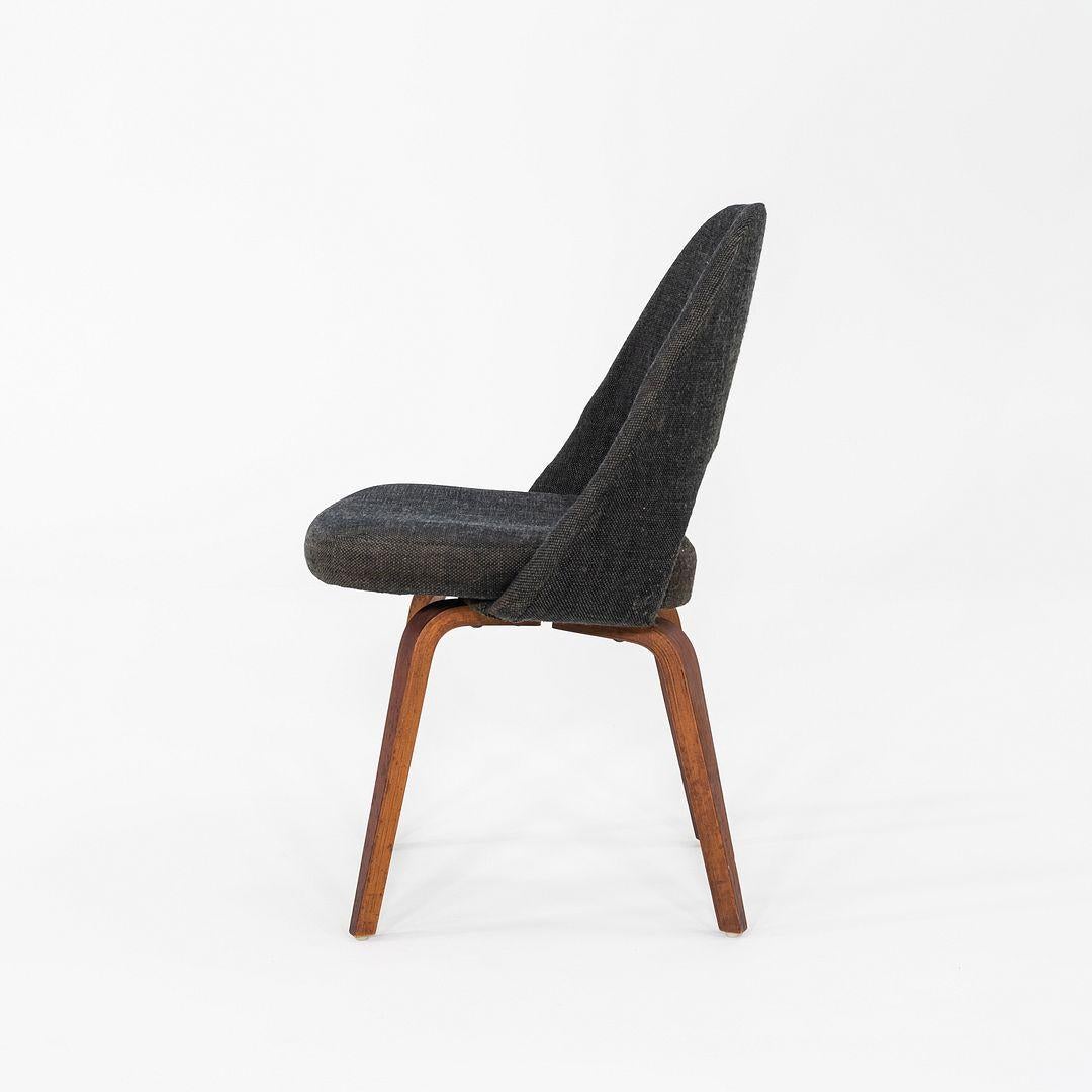 1960s Eero Saarinen for Knoll Armless Executive Dining Chair with Wooden Legs (amerikanisch) im Angebot