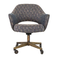 1960s Eero Saarinen for Knoll Executive Arm Desk Chair in Fabric and Bronze Base