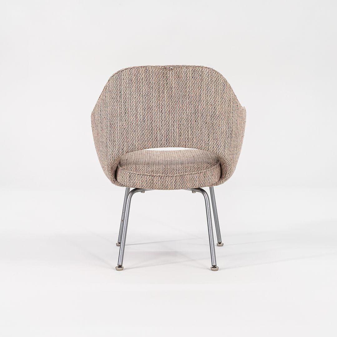 1960s Eero Saarinen for Knoll Executive Dining Chair Arm in Beige Fabric In Good Condition For Sale In Philadelphia, PA