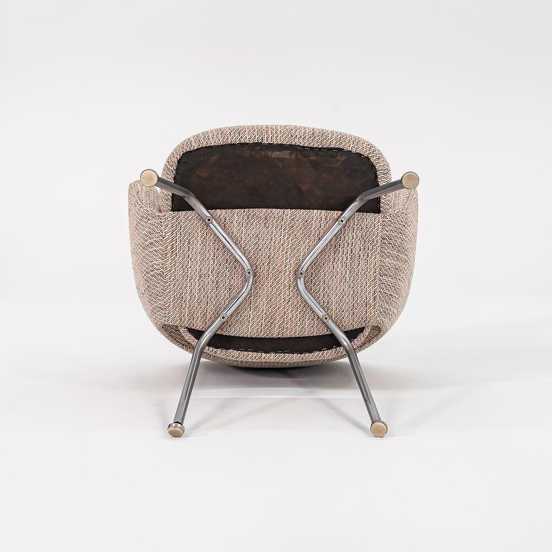 1960s Eero Saarinen for Knoll Executive Dining Chair Arm in Beige Fabric For Sale 1
