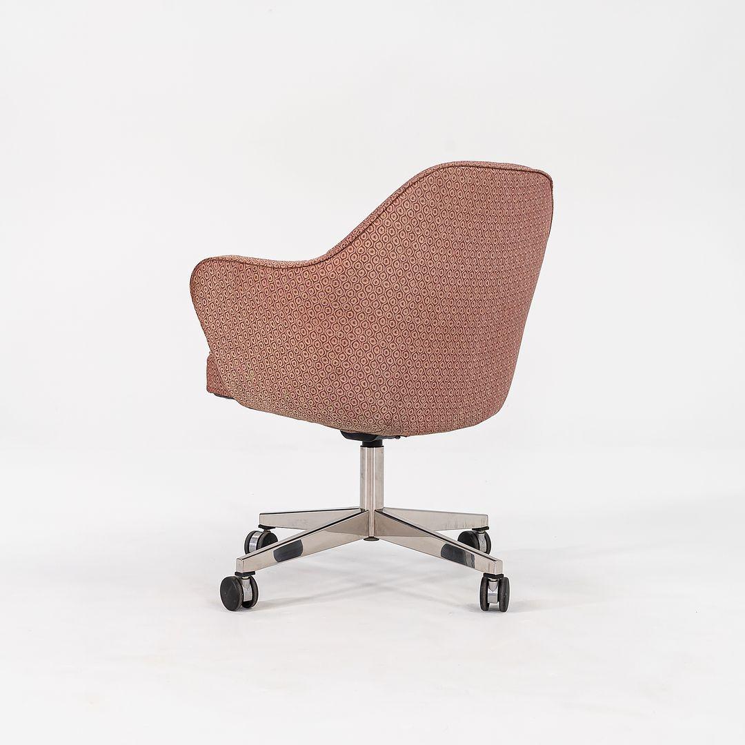 Sedia da scrivania girevole Eero Saarinen per Knoll degli anni '60 con rotelle in Fabrice In condizioni buone in vendita a Philadelphia, PA