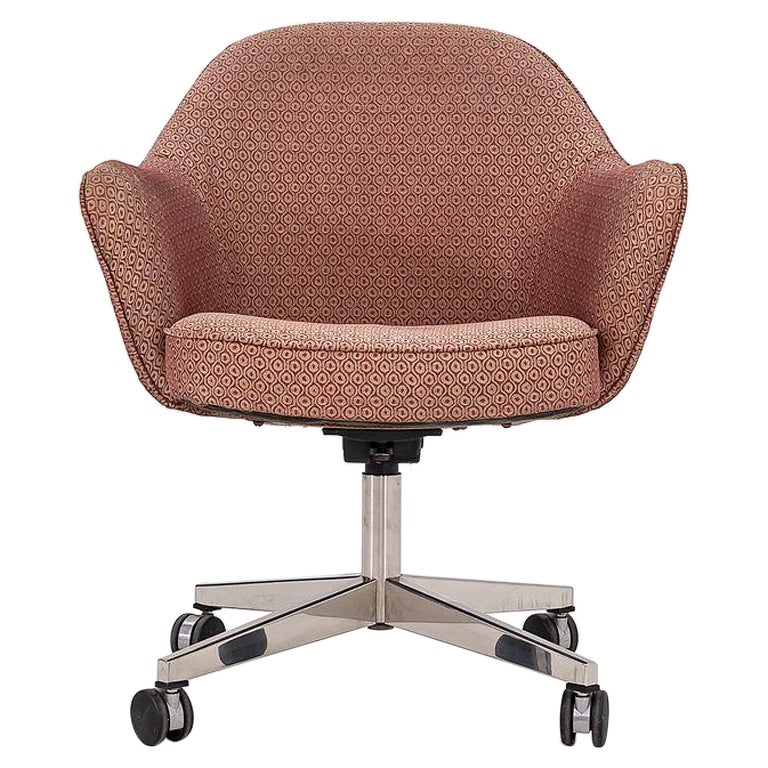 1960er Jahre Eero Saarinen für Knoll Chef-Drehstuhl auf Rollen aus Stoff