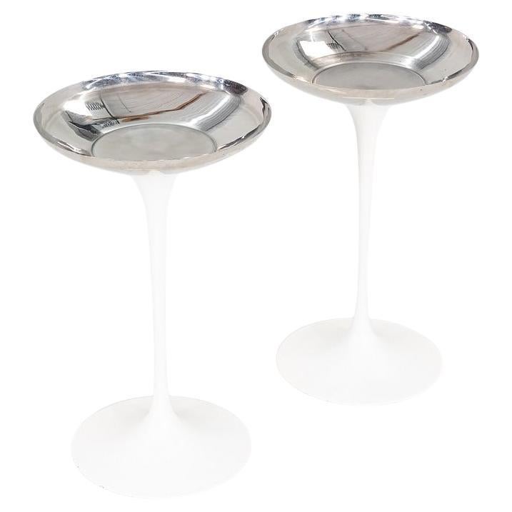 1960 Eero Saarinen pour Knoll Cendrier Tulipe en blanc et chrome 2x Disponible en vente