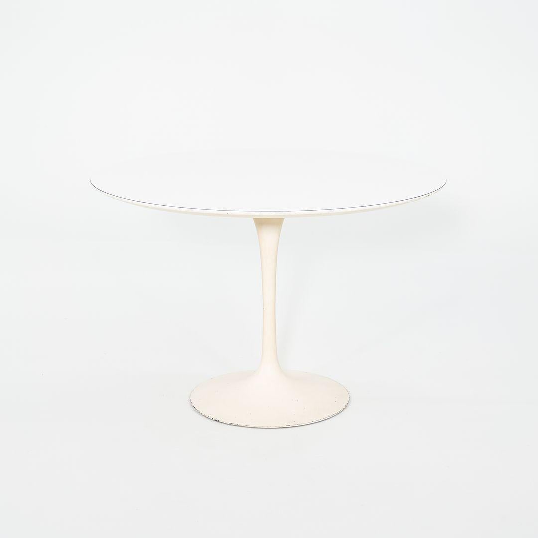 1960s Eero Saarinen for Knoll Tulip Pedestal Dining Table with Round Laminate Top en vente 2