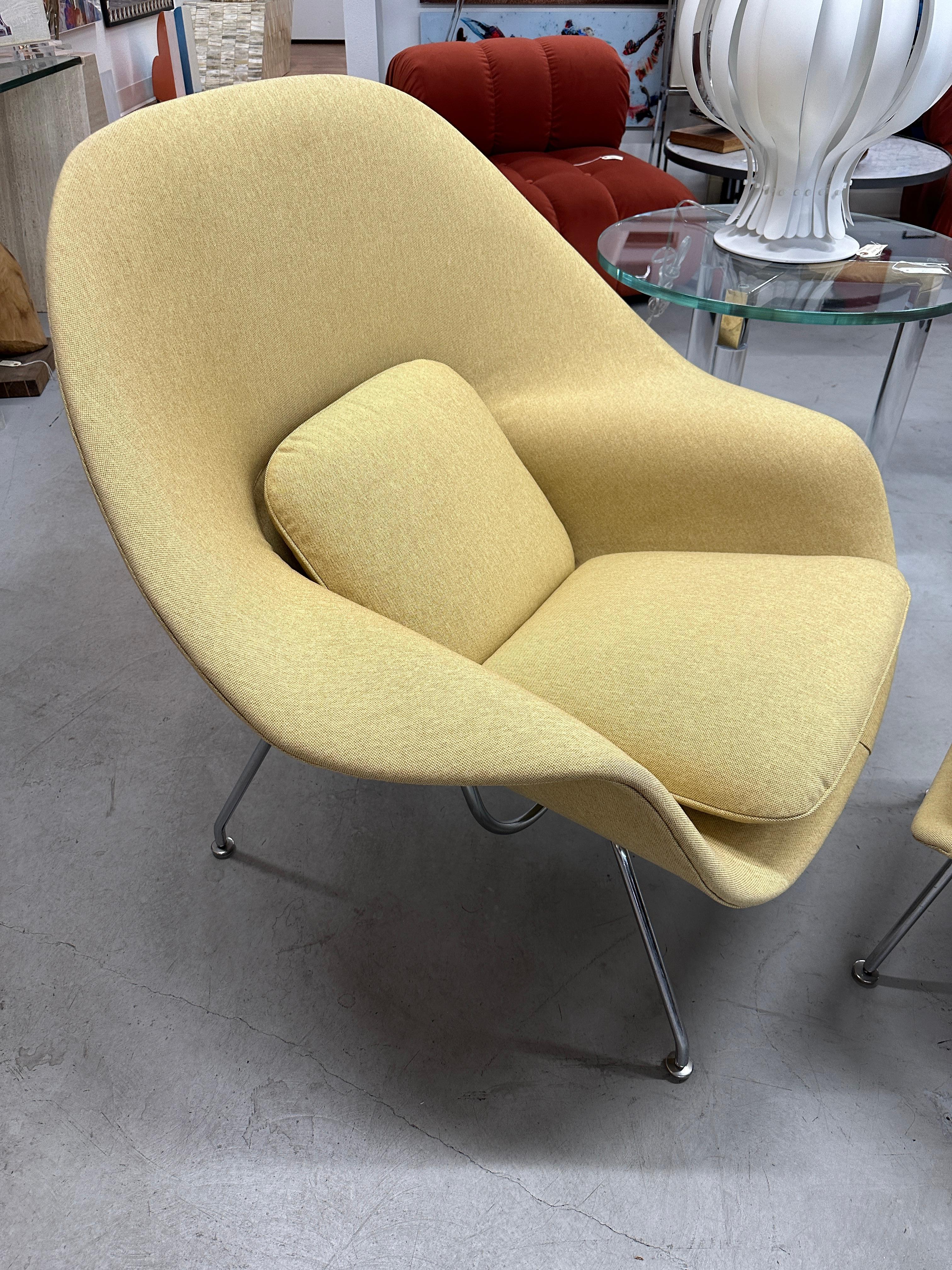1960er Jahre Eero Saarinen für Knoll Womb Chair und Ottomane  (amerikanisch) im Angebot