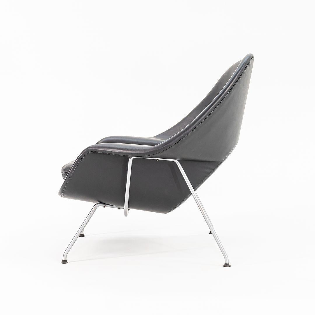 Chaise et pouf Eero Saarinen for Knoll Womb des années 1960 en cuir neuf, modèle 70L Bon état - En vente à Philadelphia, PA