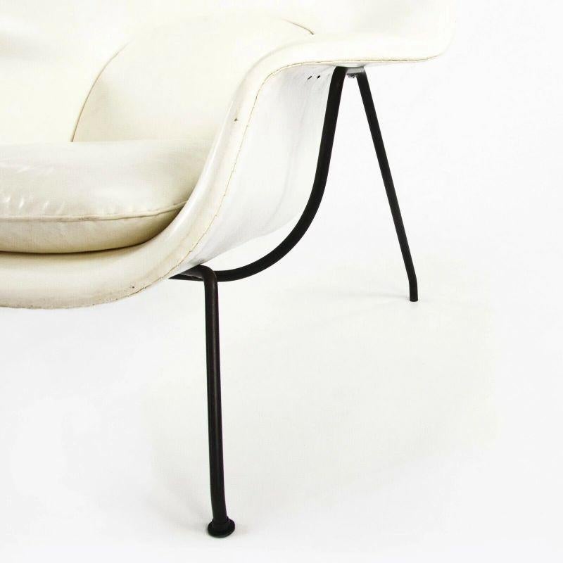 1960s Eero Saarinen for Knoll Womb Chair with Original White Vinyl Upholstery For Sale 2