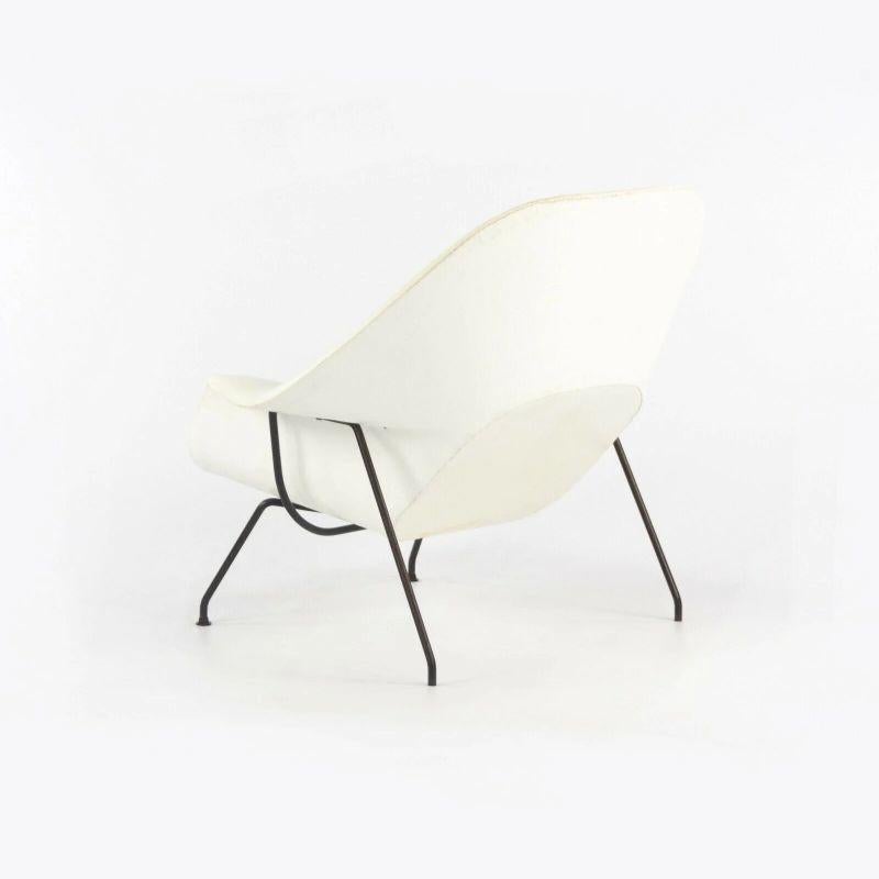 1960s Eero Saarinen for Knoll Womb Chair with Original White Vinyl Upholstery In Good Condition For Sale In Philadelphia, PA