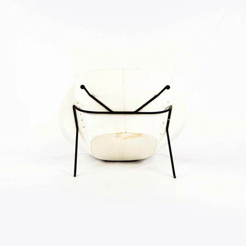 1960s Eero Saarinen for Knoll Womb Chair with Original White Vinyl Upholstery In Good Condition For Sale In Philadelphia, PA