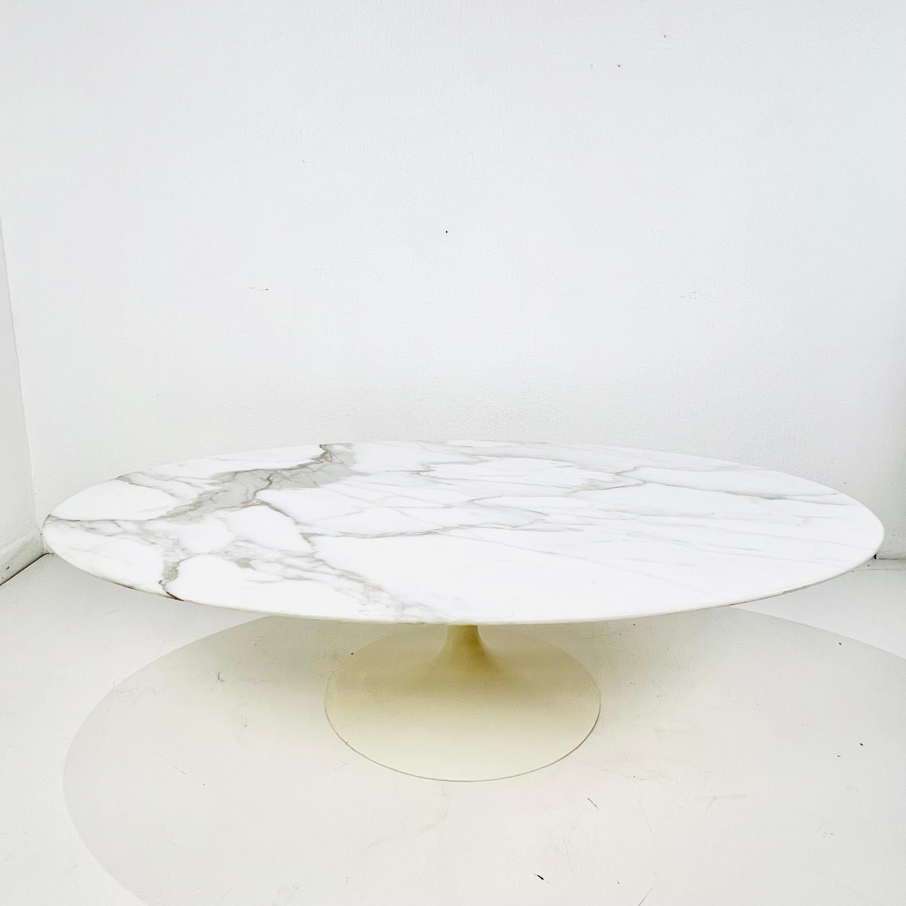 Mid-20th Century 1960s Eero Saarinen Marble Top Coffee Table by Knoll For Sale