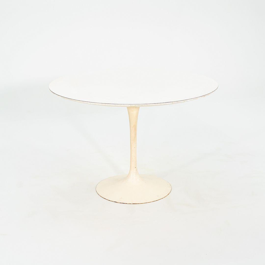 1960 Eero Saarinen Tulip Pedestal Dining Table with 42" Round Top, Model 173F en vente