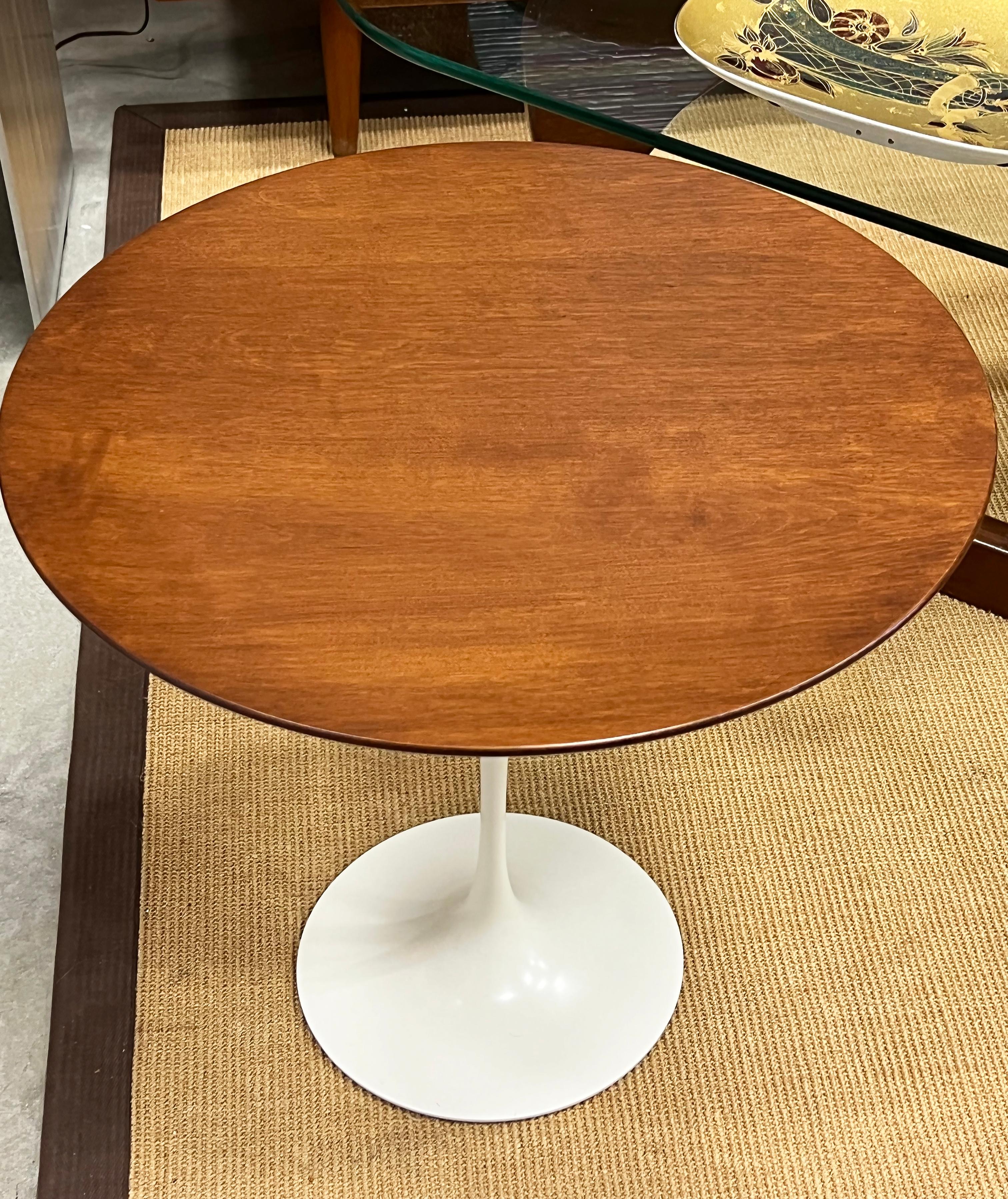 1960s Eero Saarinen Walnut Tulip Side Table,  Label,  Refinished In Good Condition In Miami, FL