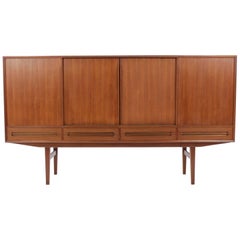 Buffet danois en teck Eijvind Johansson des années 1960
