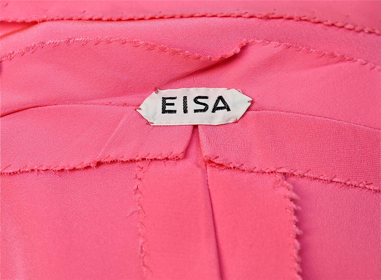 Vestido de seda rosa vibrante de alta costura de los años 60 de EISA BALENCIAGA en venta 5