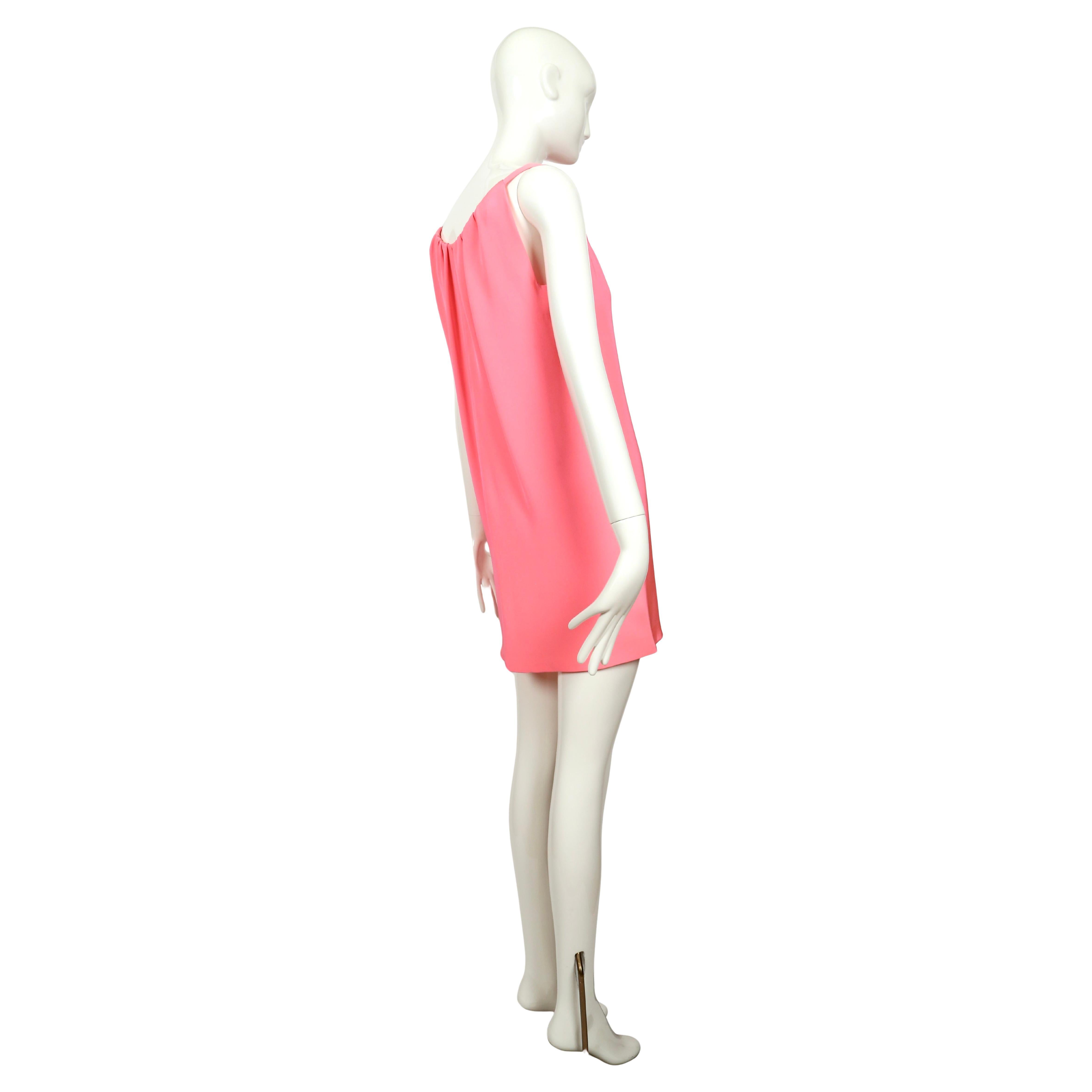 Vestido de seda rosa vibrante de alta costura de los años 60 de EISA BALENCIAGA en Bueno estado para la venta en San Fransisco, CA