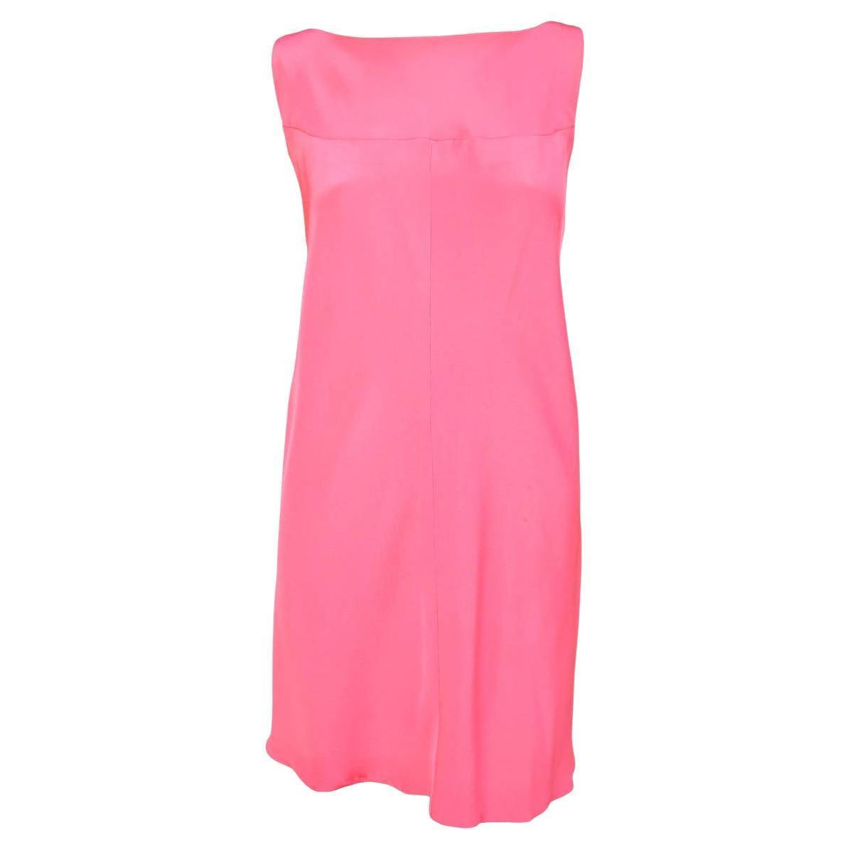 Vestido de seda rosa vibrante de alta costura de los años 60 de EISA BALENCIAGA en venta 3