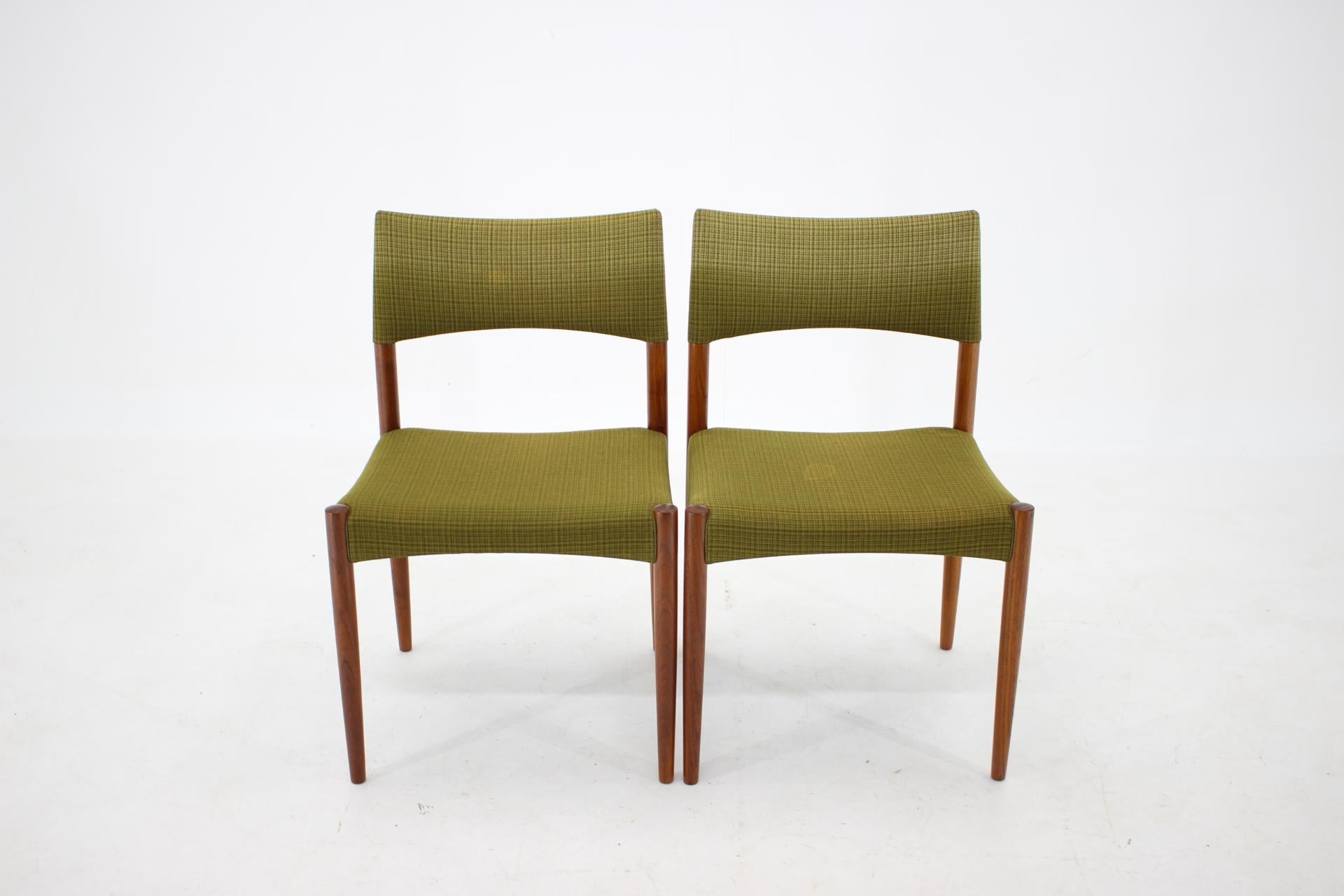 Metà XX secolo Sedie da pranzo in teak Ejner Larsen e Aksel Bender Madsen del 1960, set di 4 pezzi in vendita