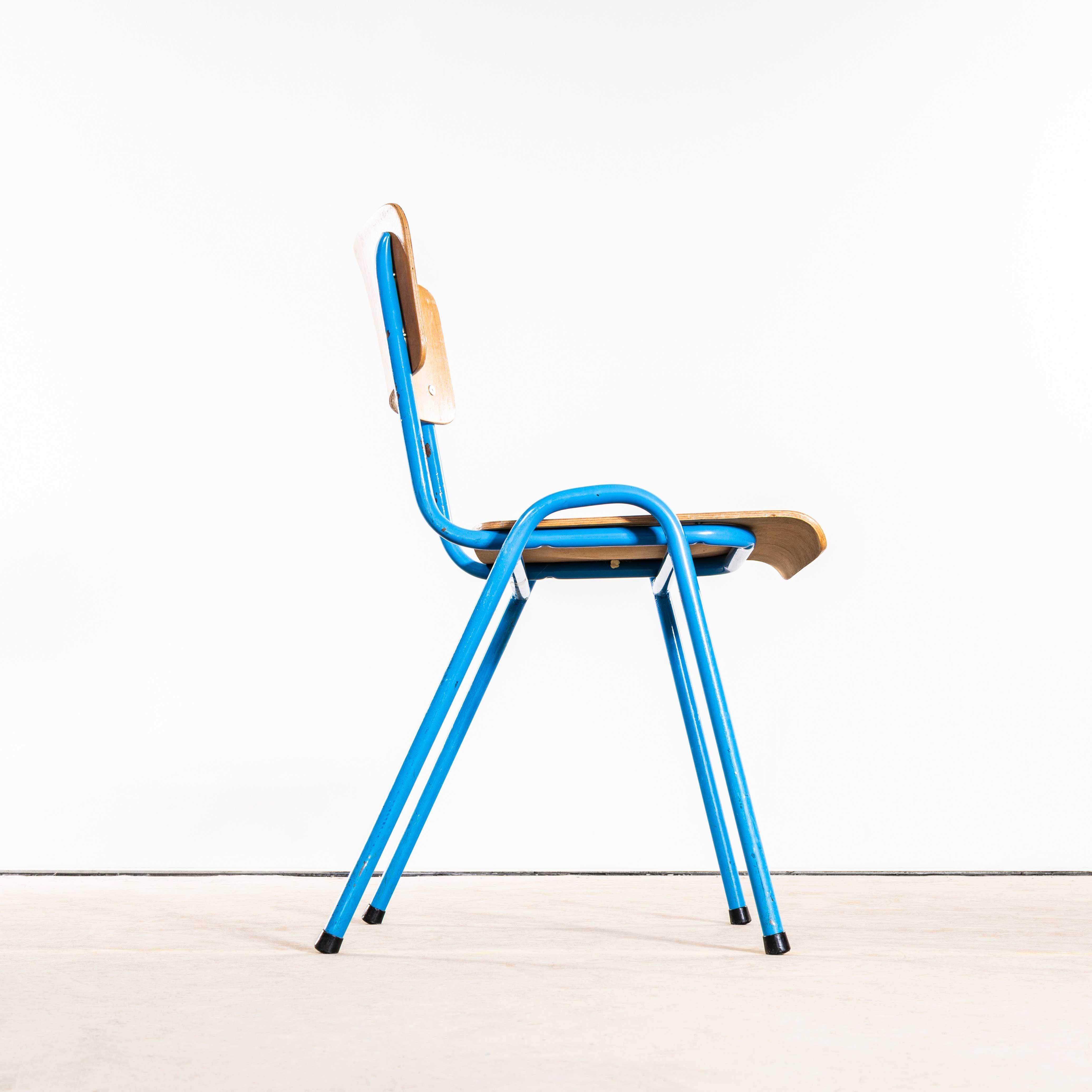 Sedie da pranzo impilabili Elbe blu del 1960 in vendita 4