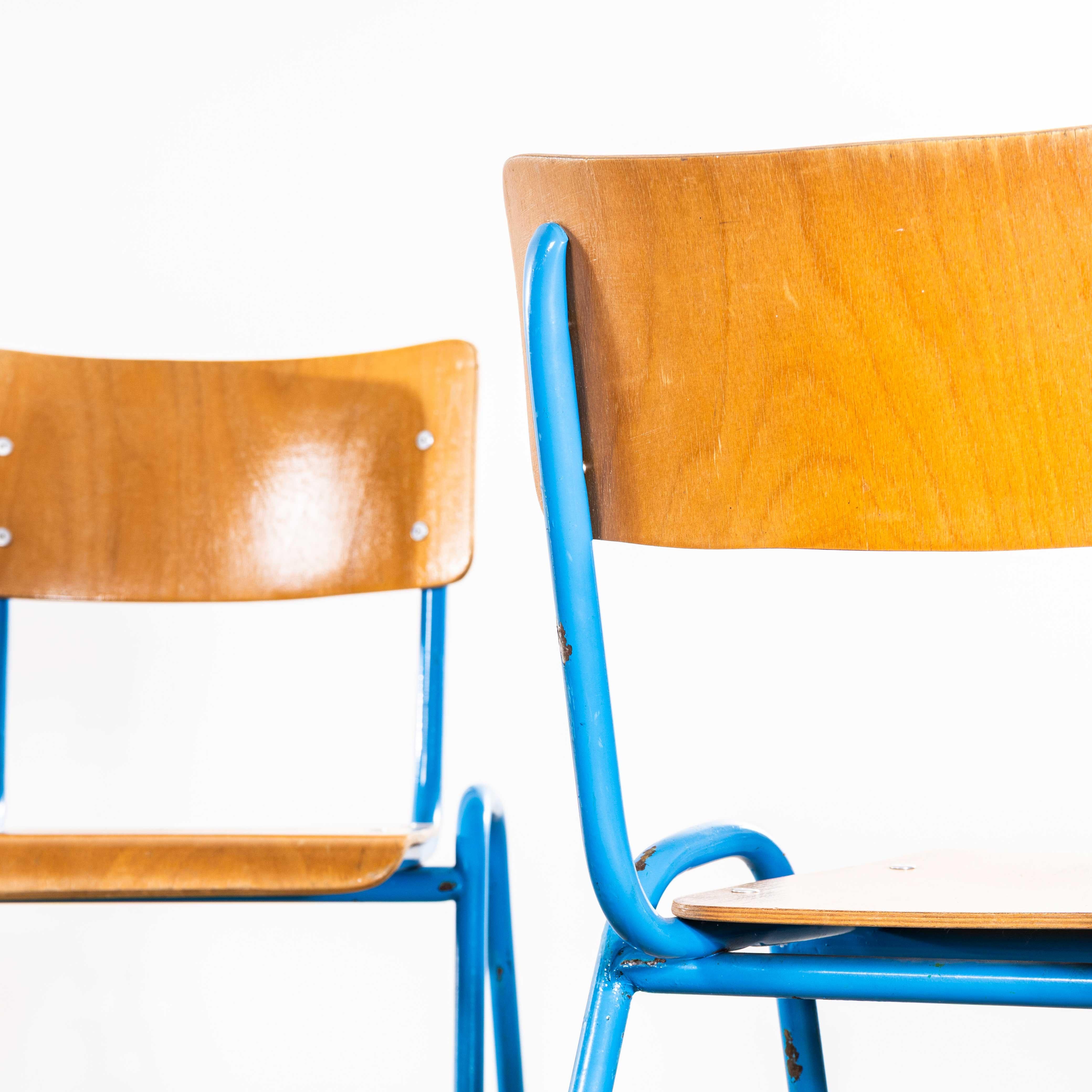Sedie da pranzo impilabili Elbe blu del 1960 in vendita 5