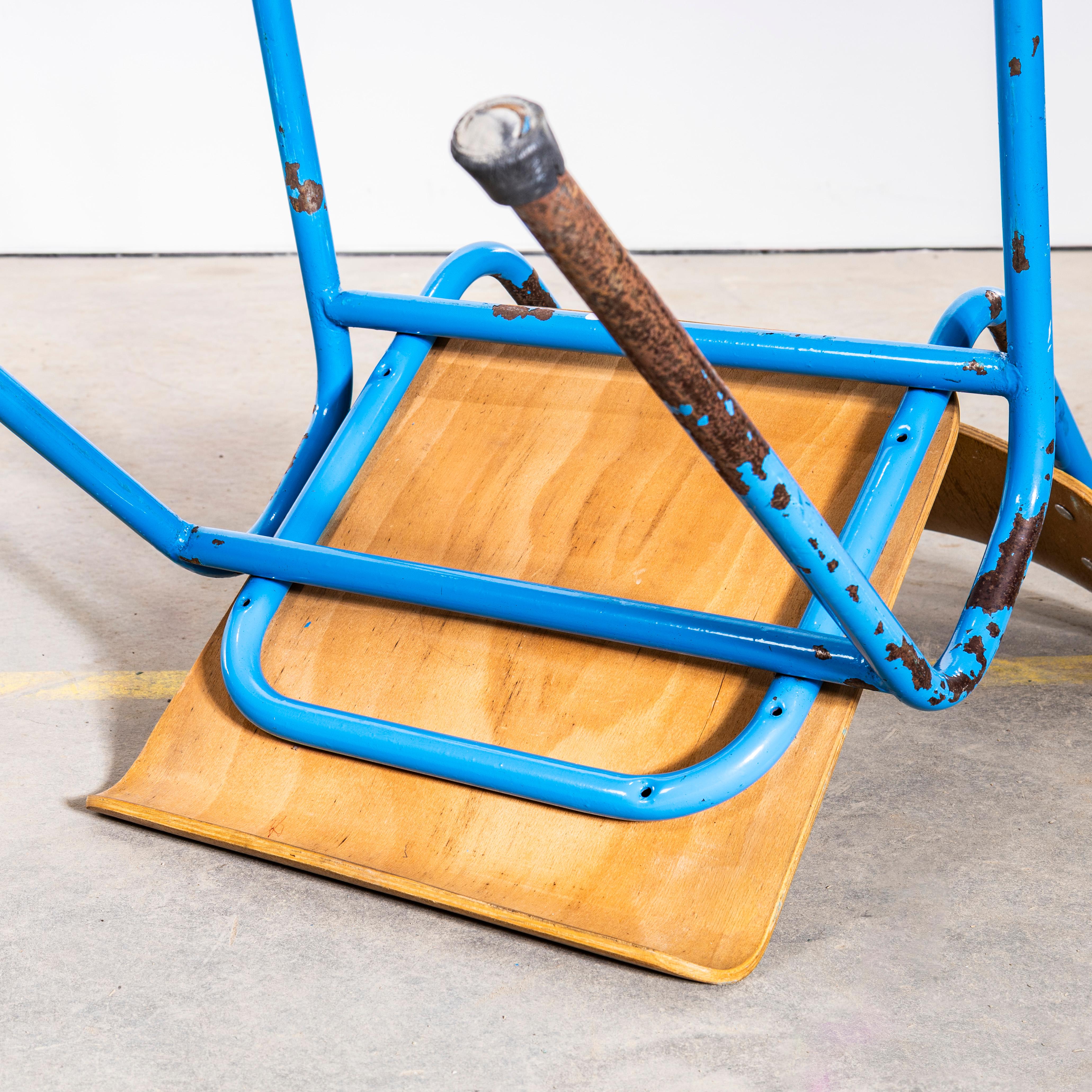 Sedie da pranzo impilabili Elbe blu del 1960 in vendita 6