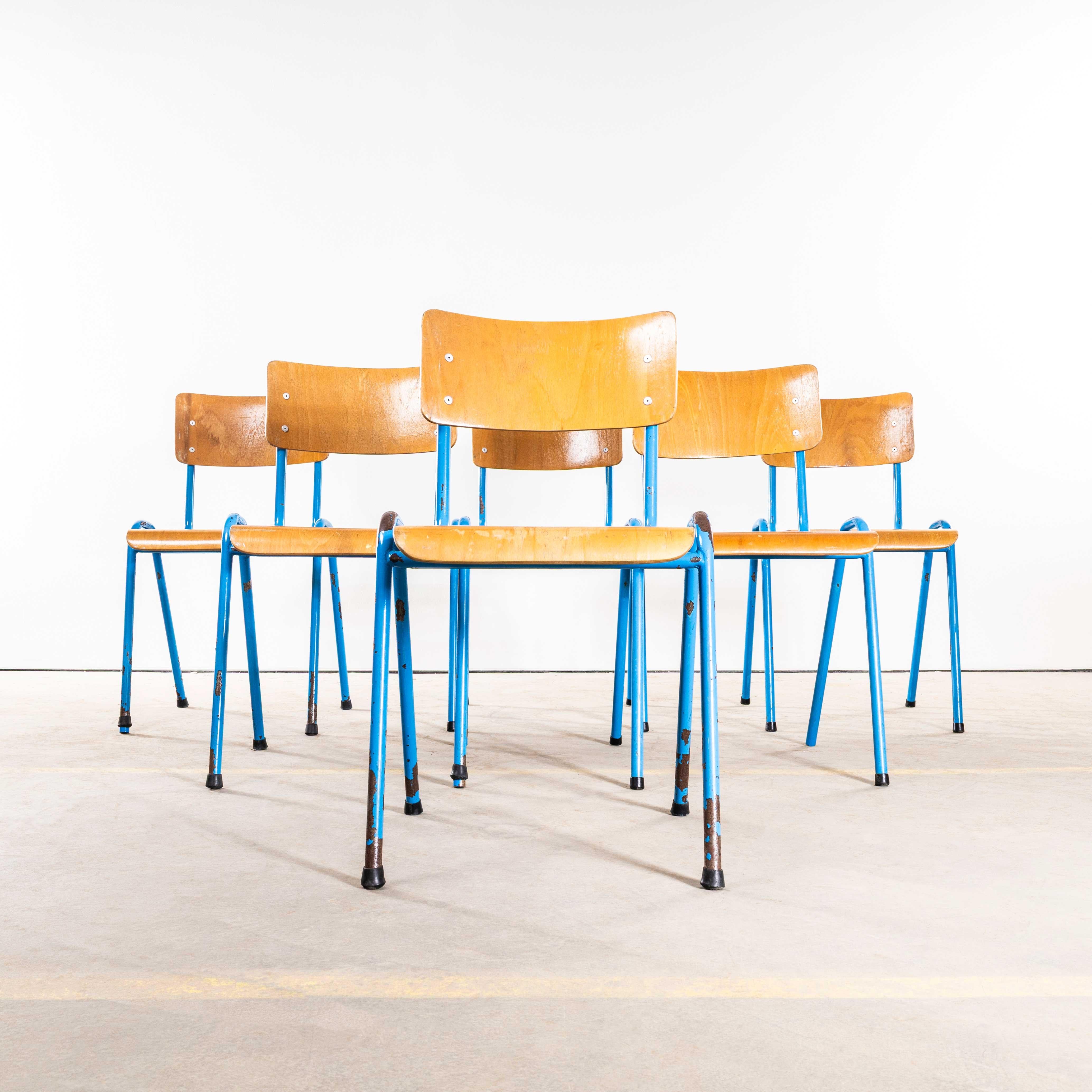 Acciaio Sedie da pranzo impilabili Elbe blu del 1960 in vendita