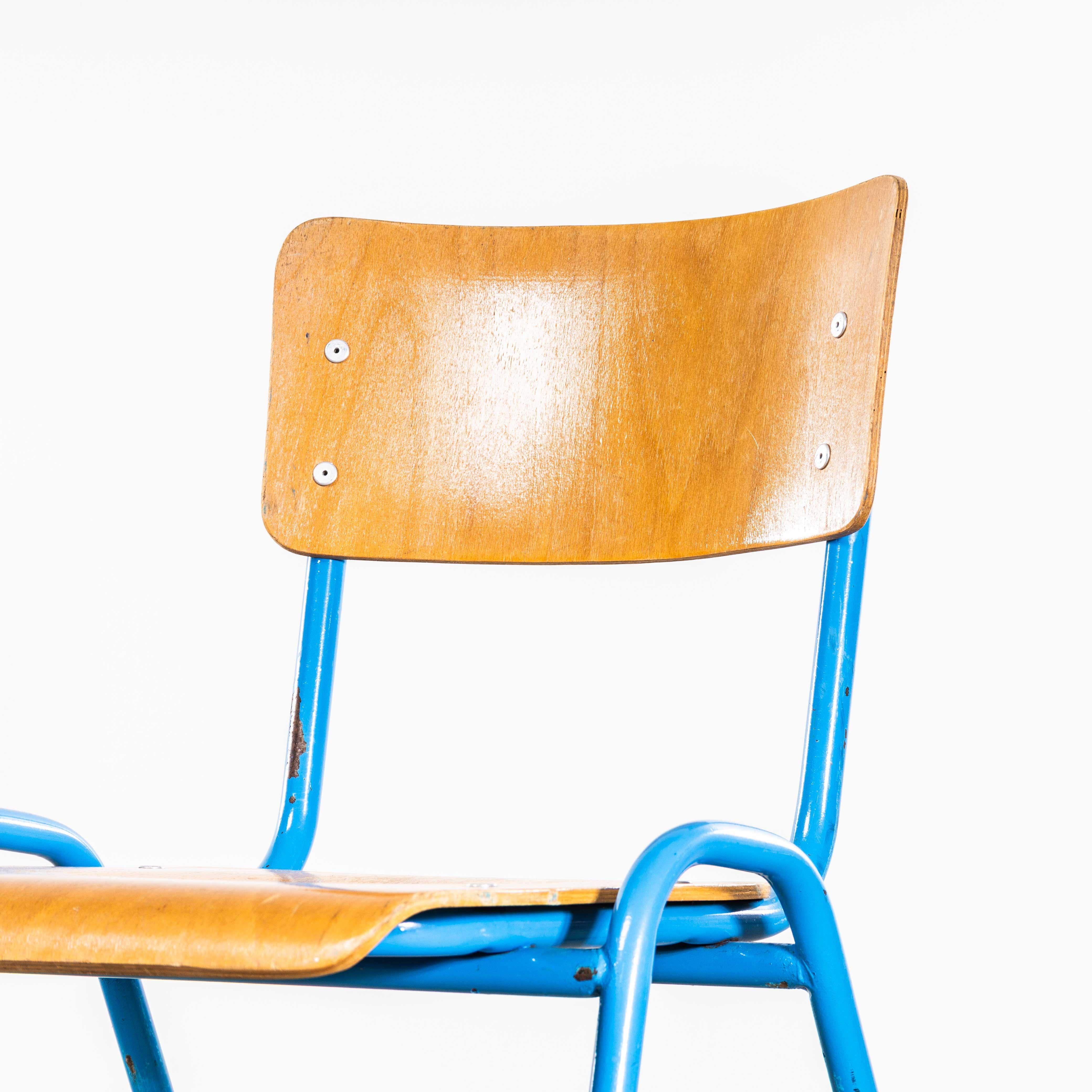 Sedie da pranzo impilabili Elbe blu del 1960 in vendita 2