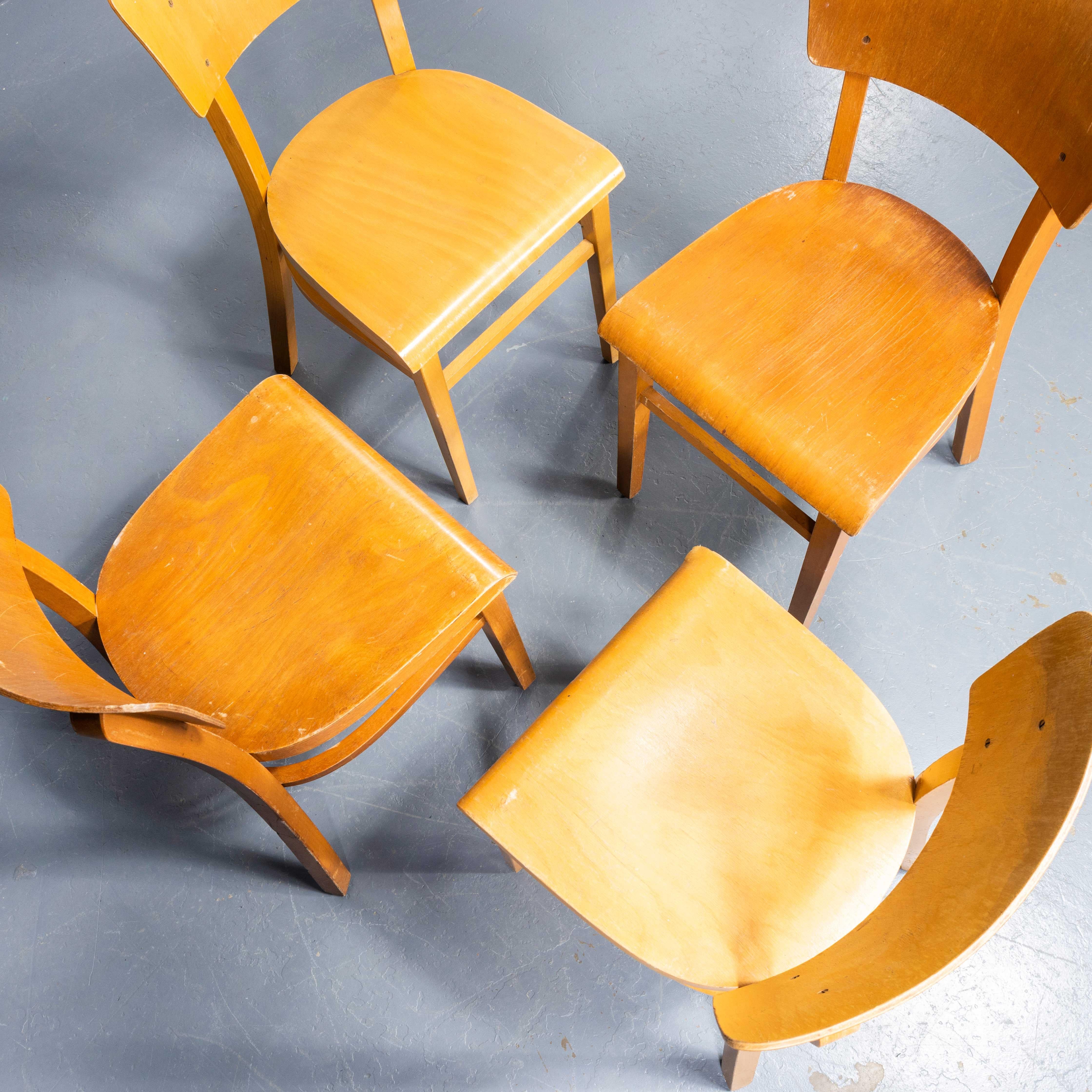 1960er Jahre Elegant zurück Original Thonet Esszimmerstühle - Set von vier (Österreichisch) im Angebot