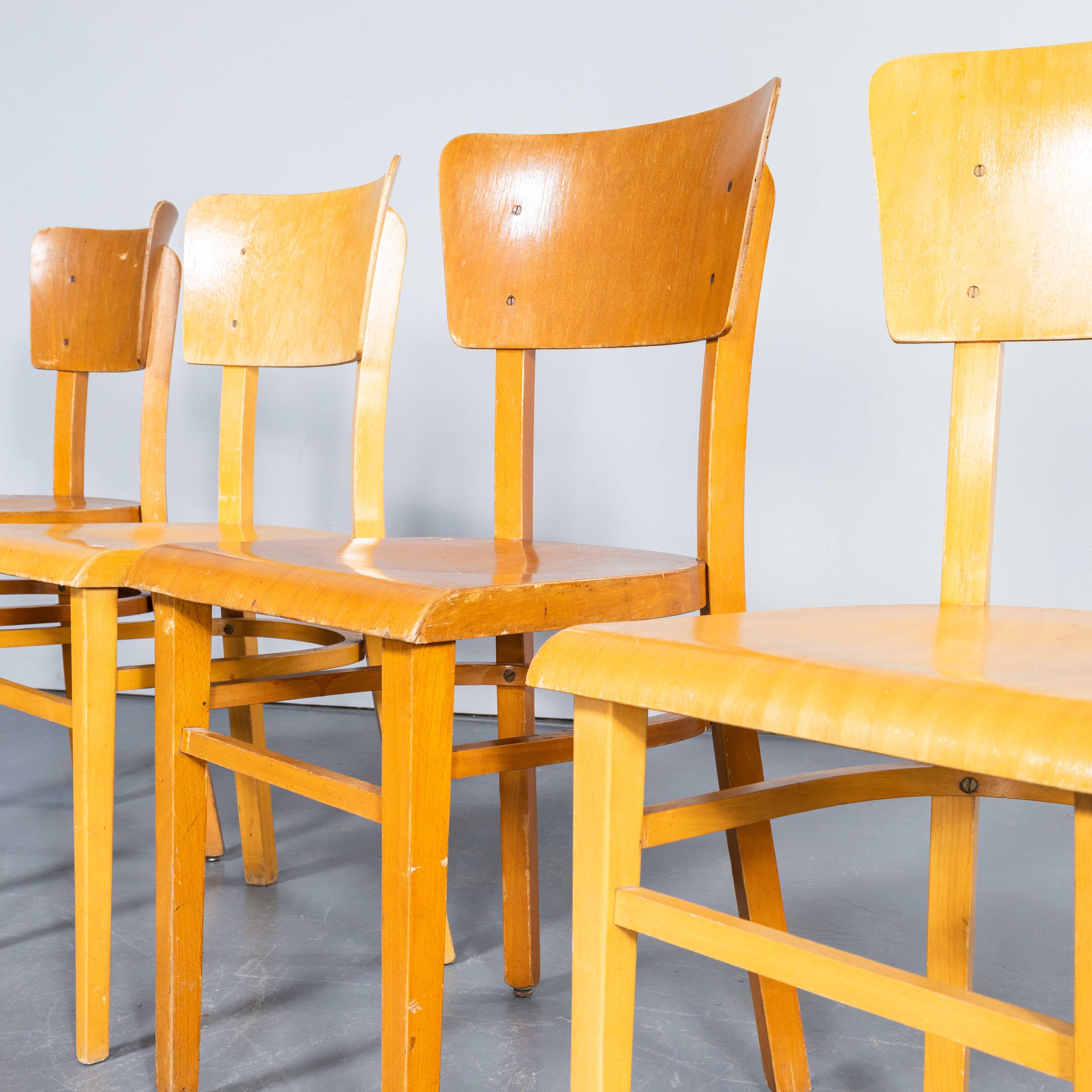 1960er Jahre Elegant zurück Original Thonet Esszimmerstühle - Set von vier (Mitte des 20. Jahrhunderts) im Angebot