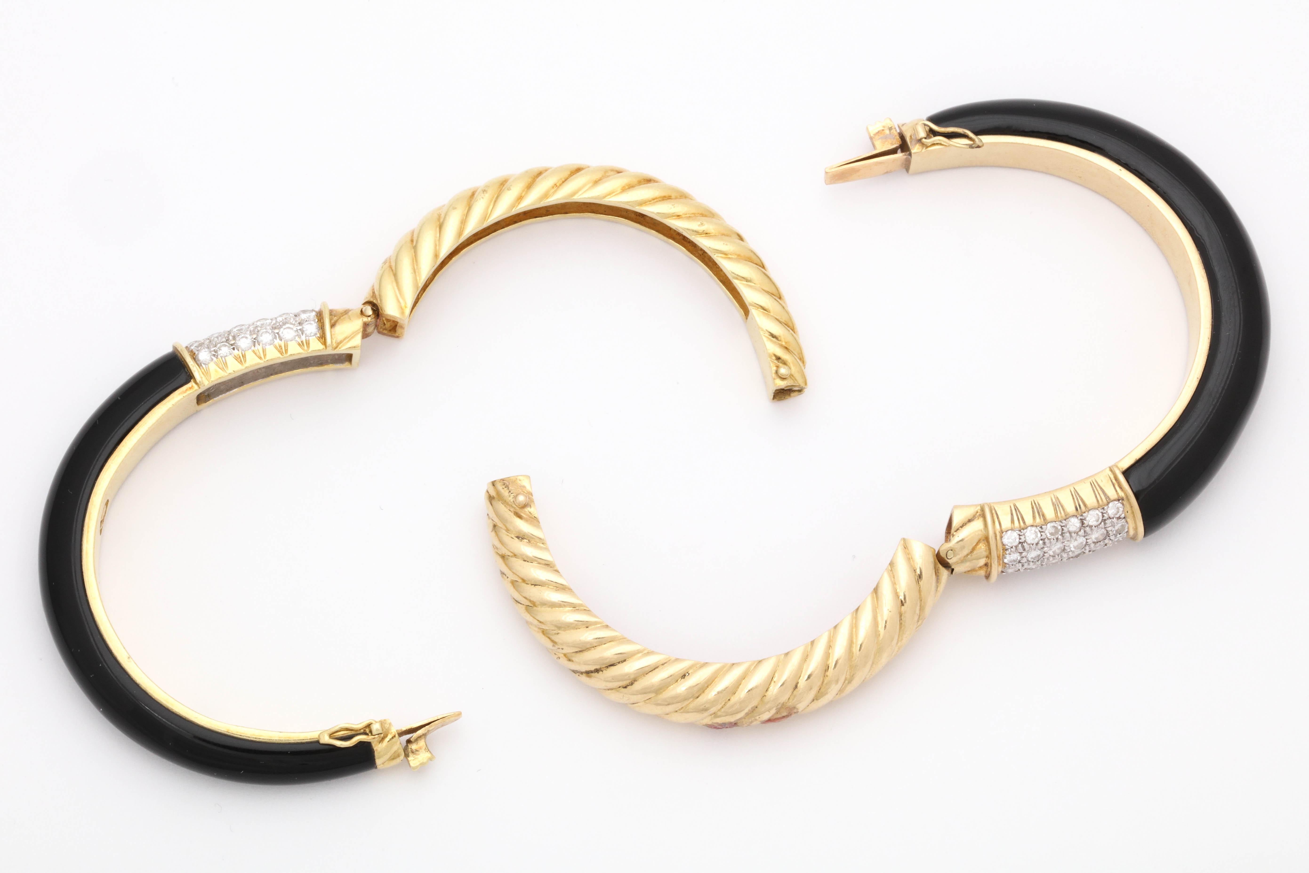 1960s Elegant Custom Cut Shiny Onyx with Diamonds Textured Gold Pair of Bangles 5