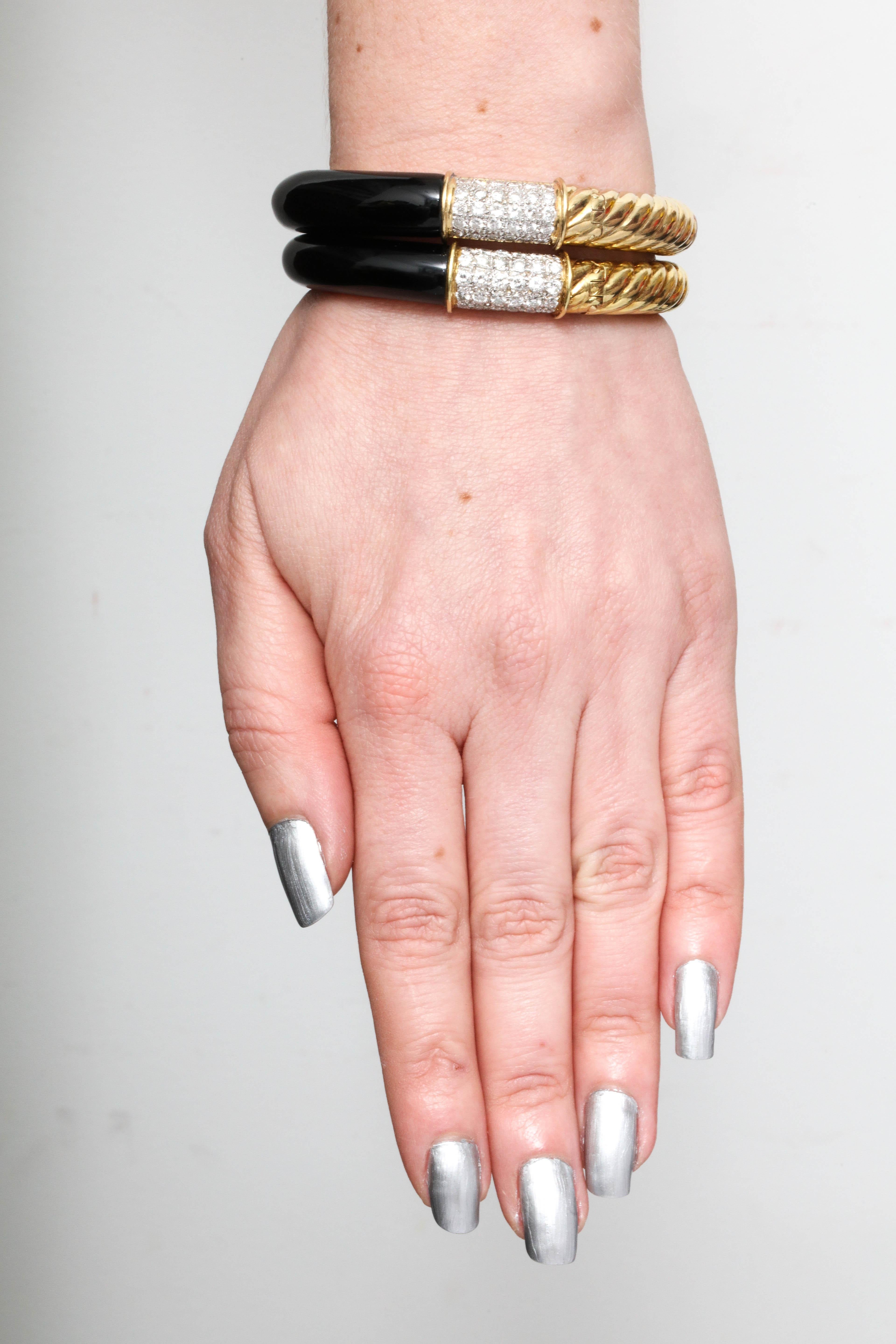 1960s Elegant Custom Cut Shiny Onyx with Diamonds Textured Gold Pair of Bangles 10