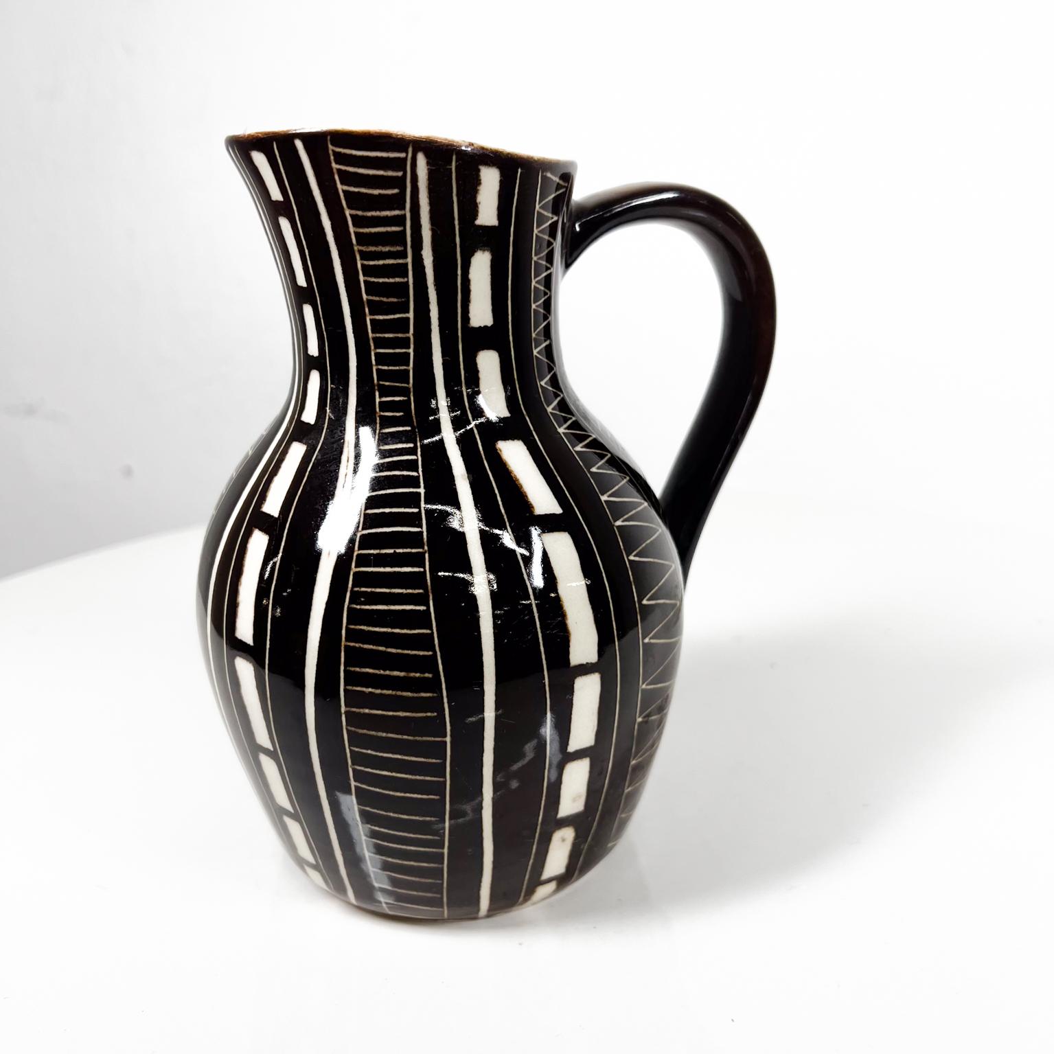 Pottery 1960s Elegant Kaj Franck 1 Arabia Abstract Dark Brown Pitcher Finland For Sale