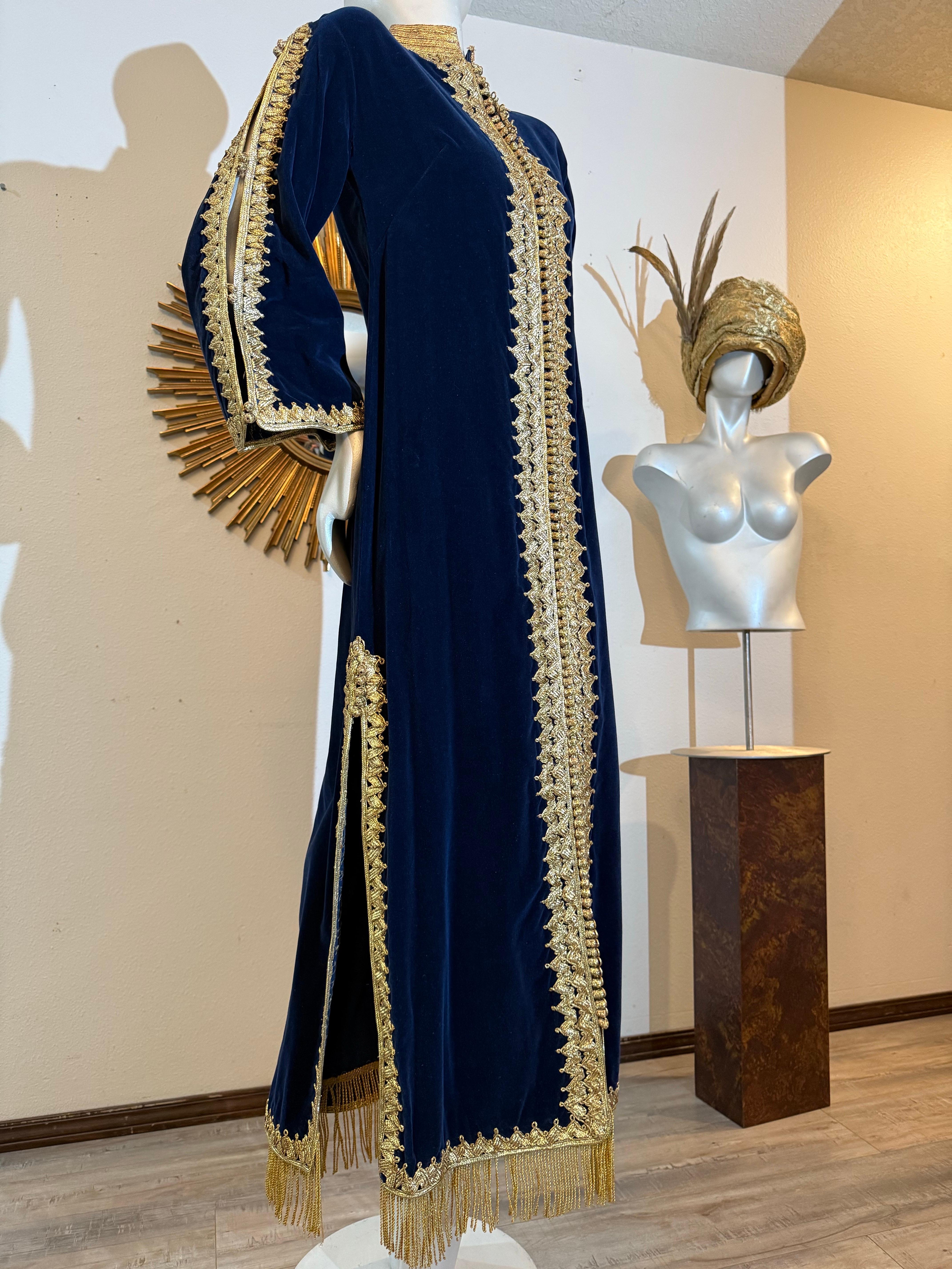1960s Elegant Moroccan Sapphire Blue Velvet Caftan w Gorgeous Gold Braidwork For Sale 8