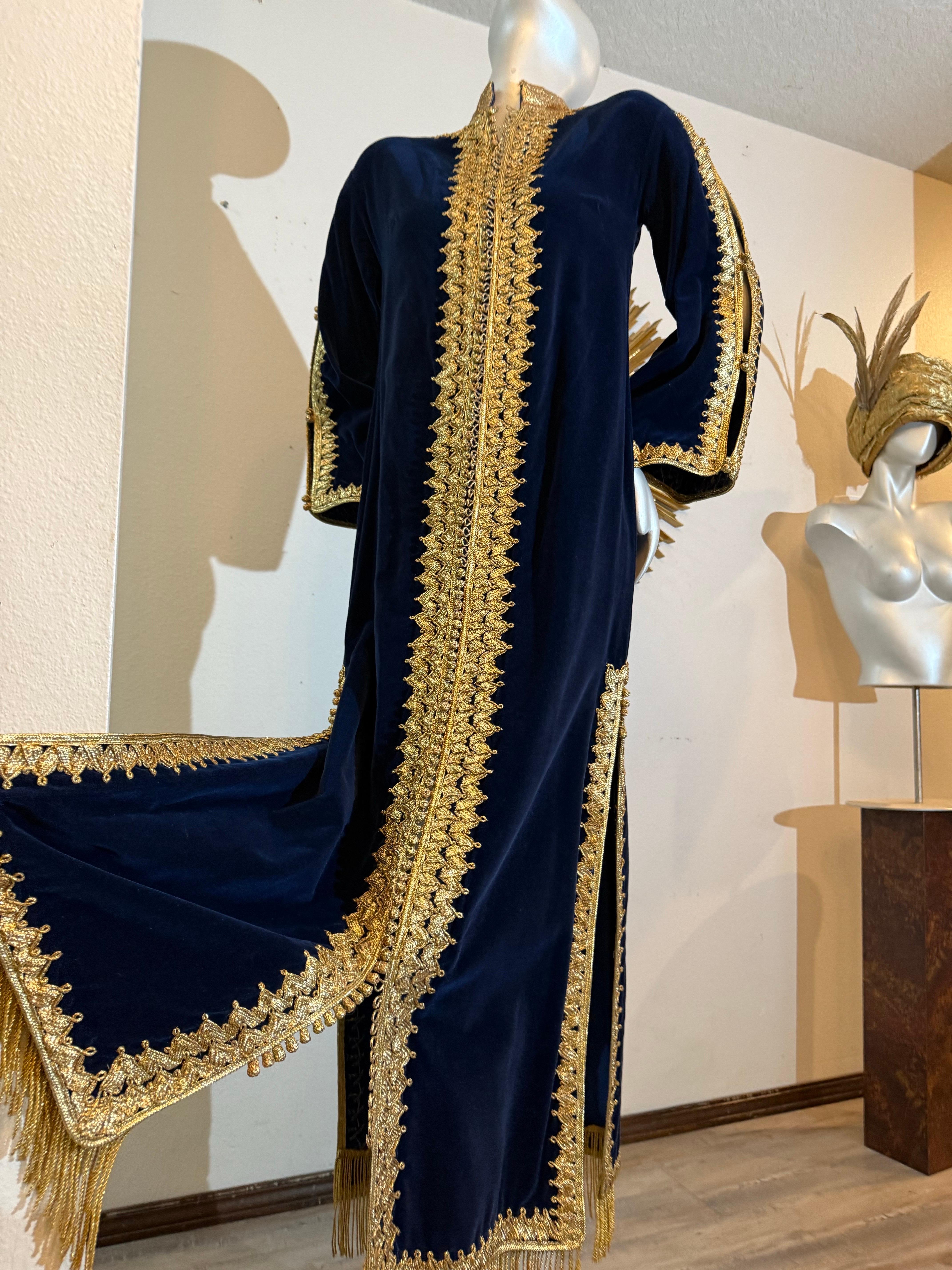 1960s Elegant Moroccan Sapphire Blue Velvet Caftan w Gorgeous Gold Braidwork For Sale 9