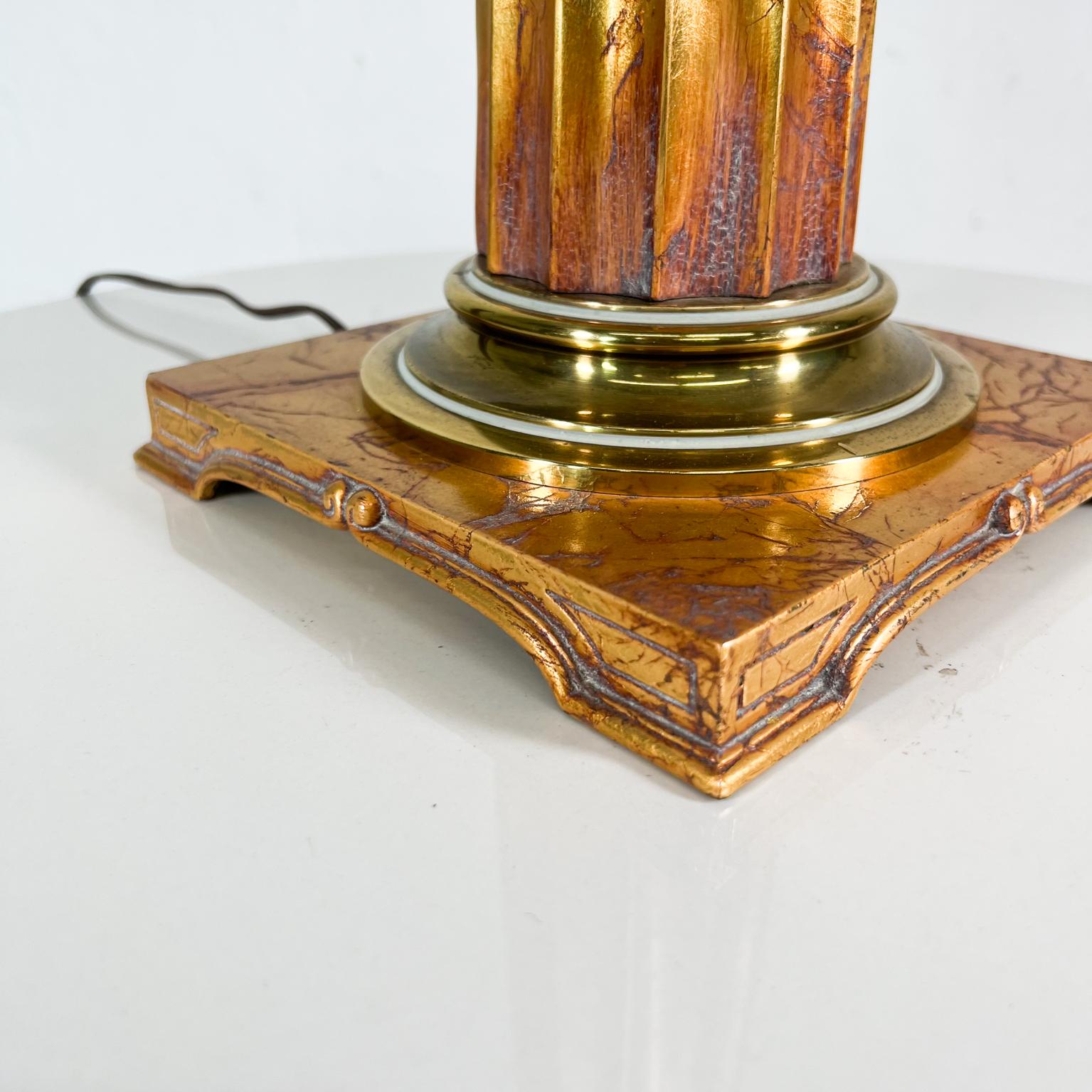 1960s Elegant Neoclassical Corinthian Table Lamp Gold Leaf Grand Tour Decor For Sale 5