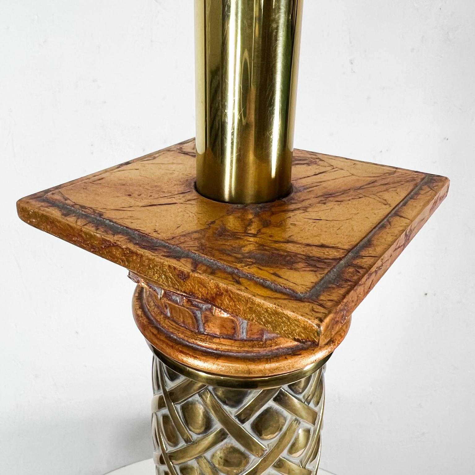 1960s Elegant Neoclassical Corinthian Table Lamp Gold Leaf Grand Tour Decor For Sale 8