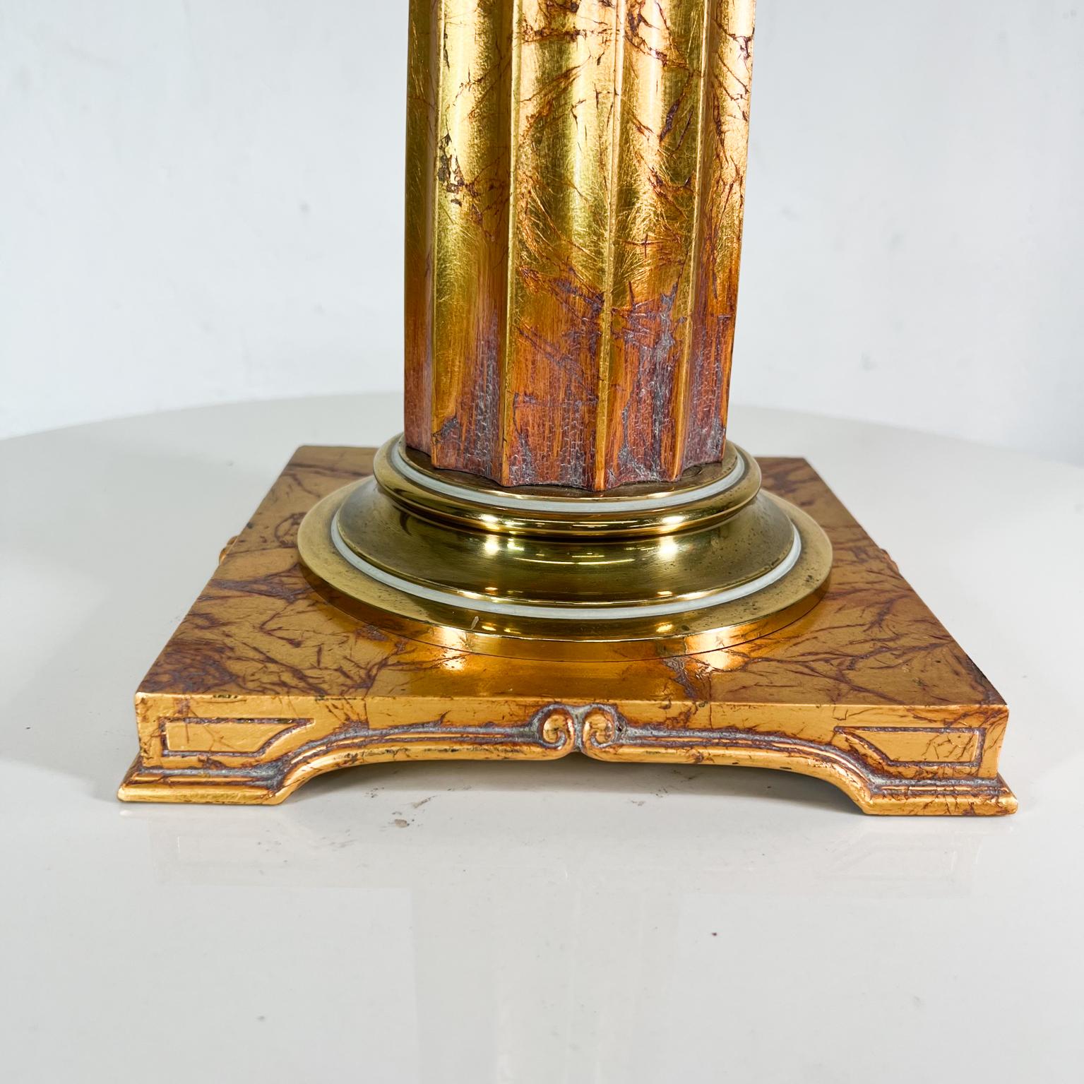 1960s Elegant Neoclassical Corinthian Table Lamp Gold Leaf Grand Tour Decor For Sale 1