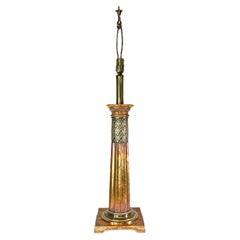 Lampe de bureau corinthienne néoclassique élégante des années 1960 décorée de feuilles d'or Grand Tour